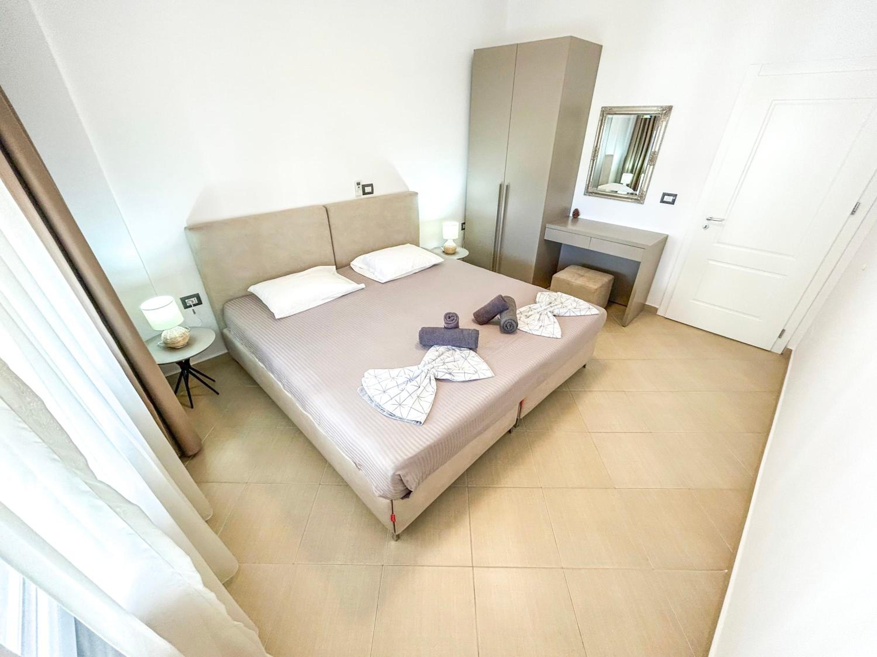Two bedrooms, Top Location 972