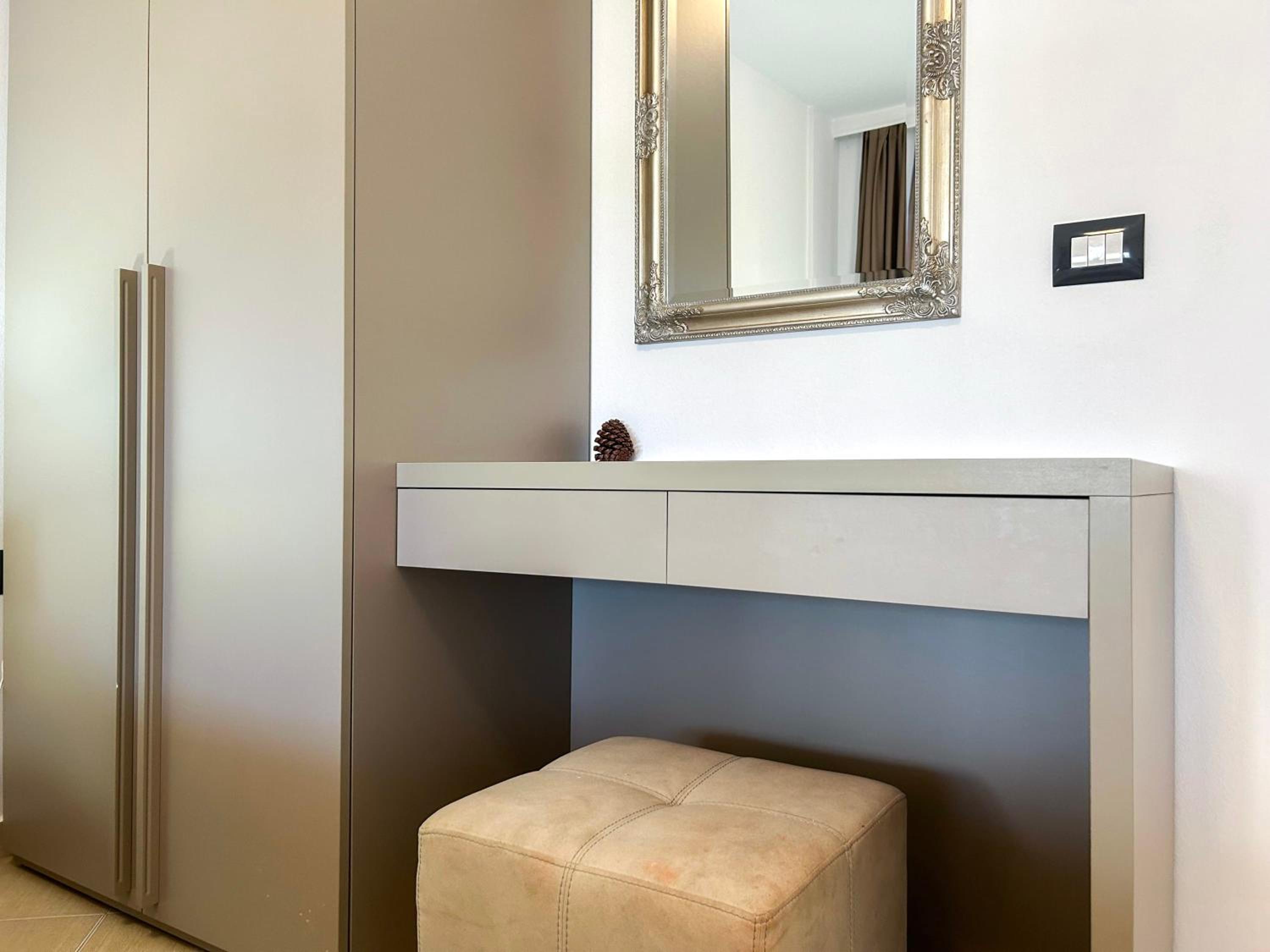 Two bedrooms, Top Location 972