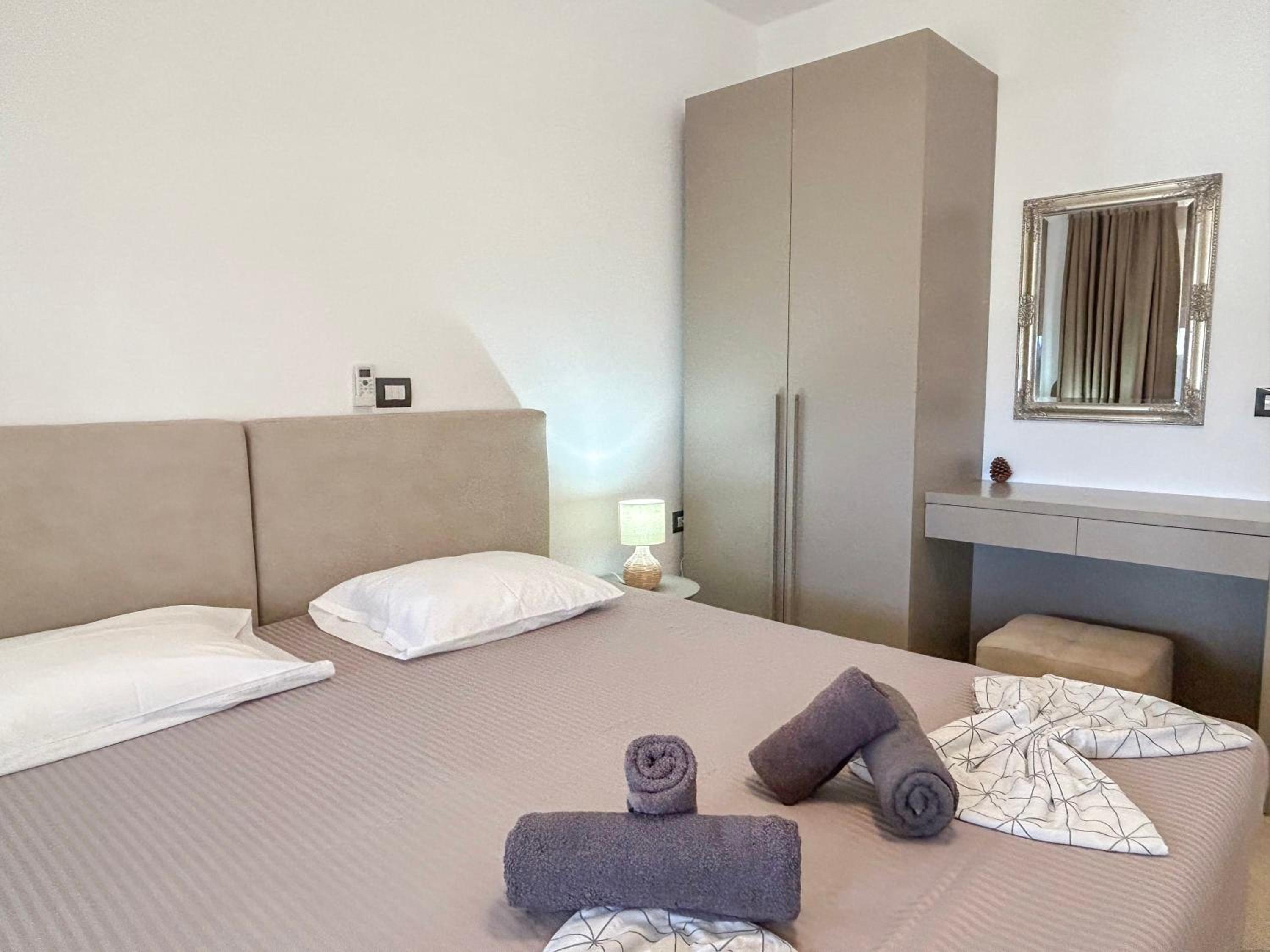 Two bedrooms, Top Location 972