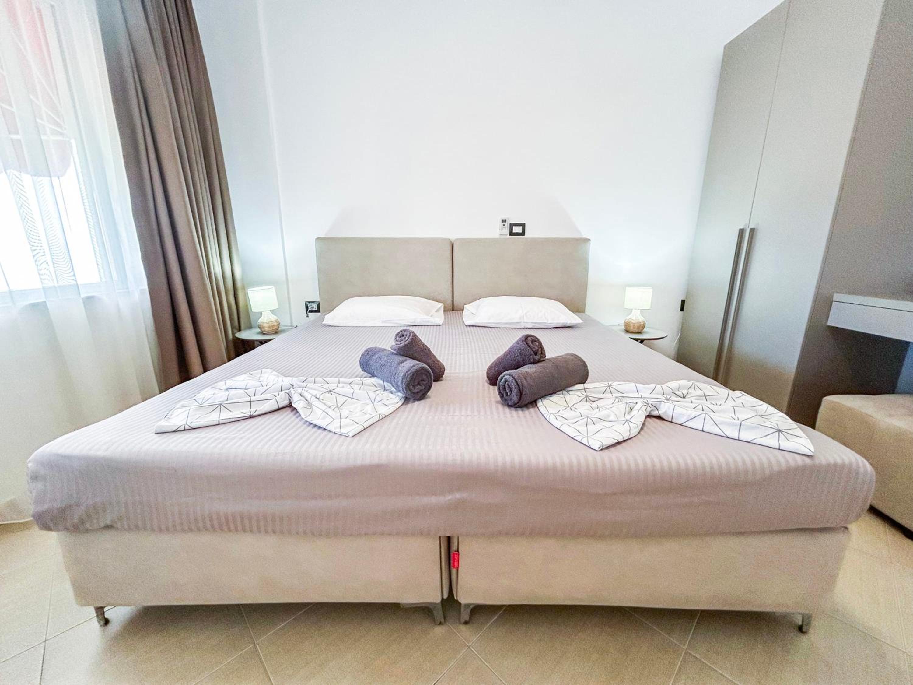 Two bedrooms, Top Location 972