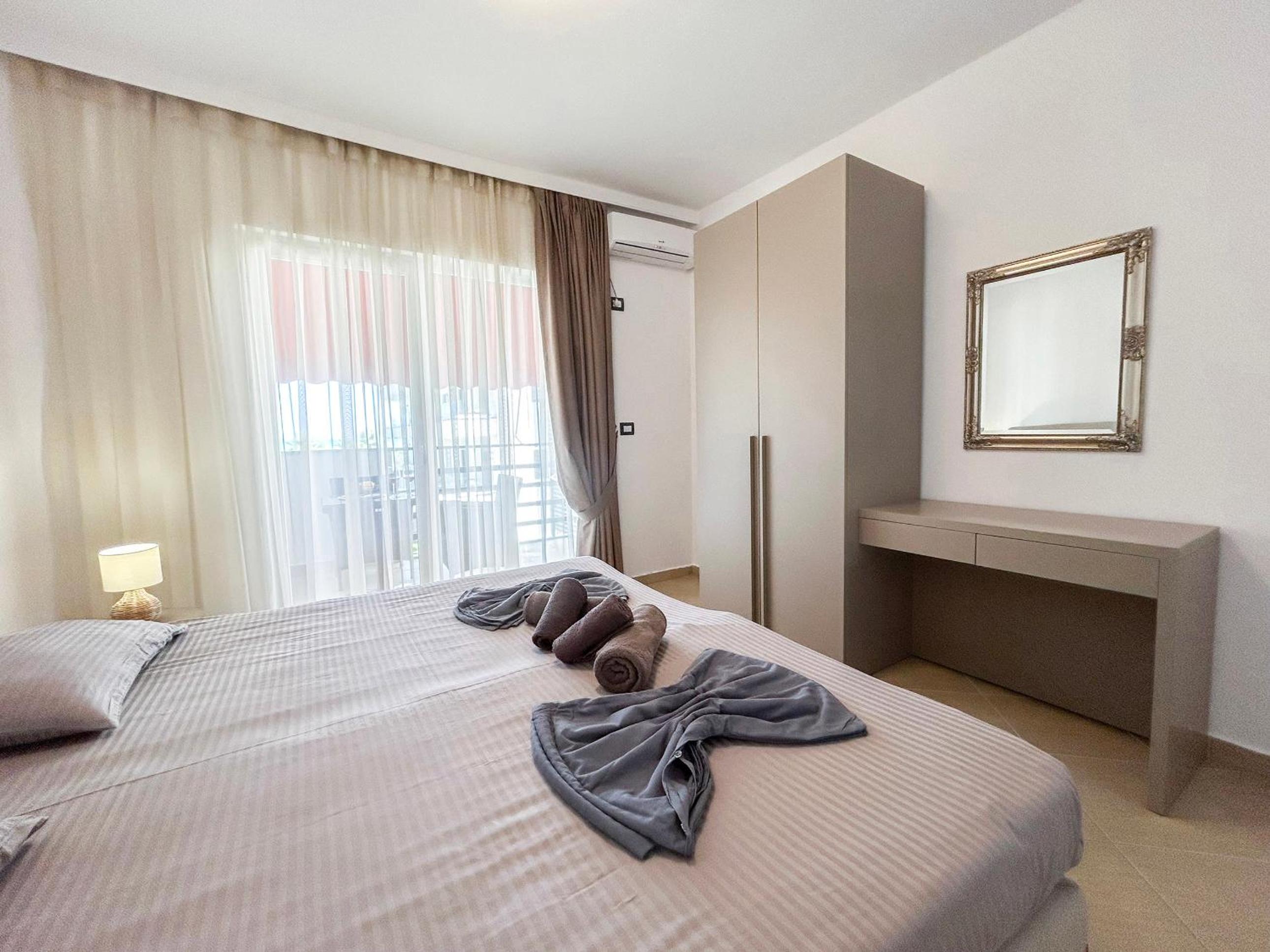 Two bedrooms, Top Location 972