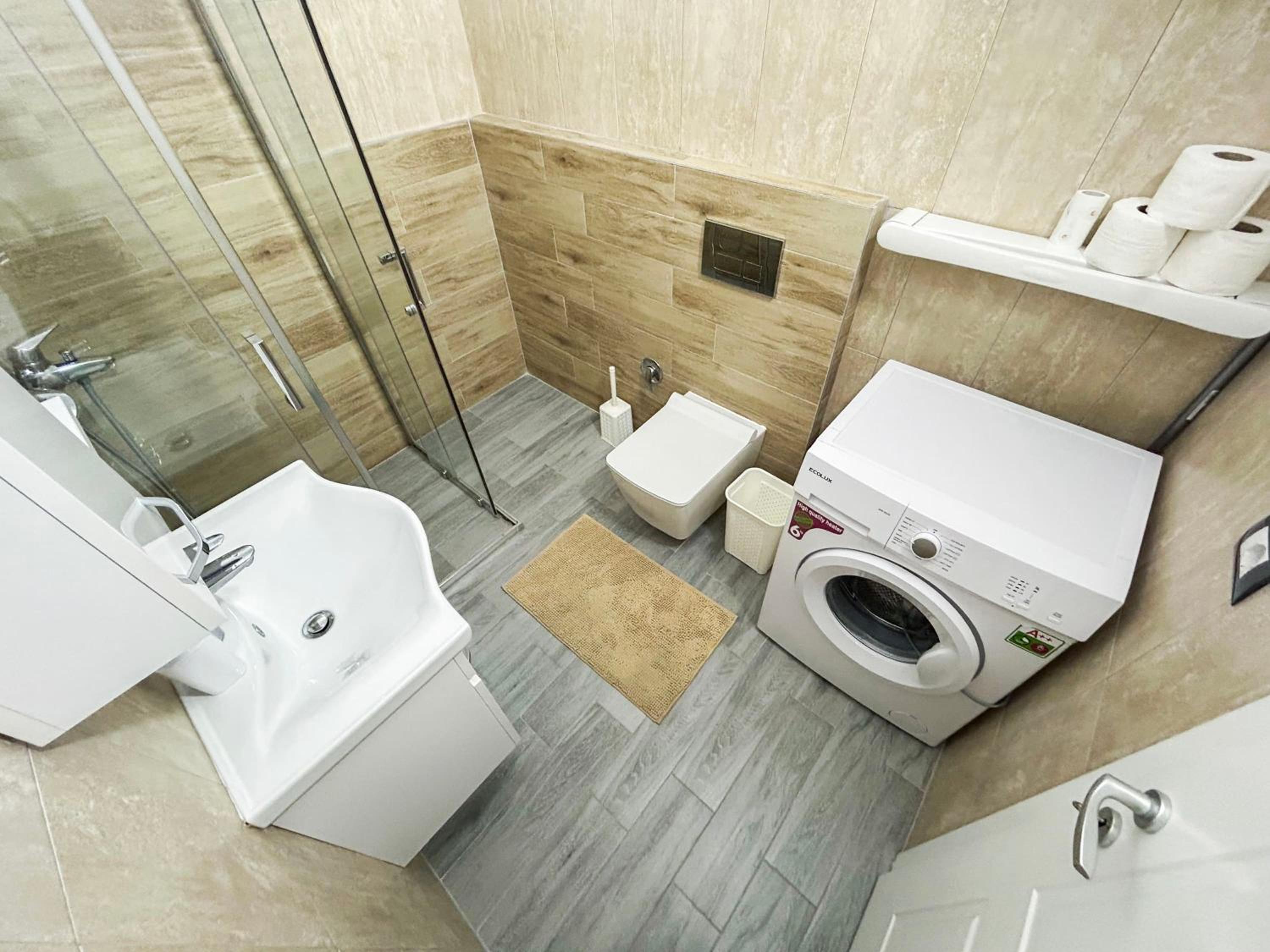 Two bedrooms, Top Location 972