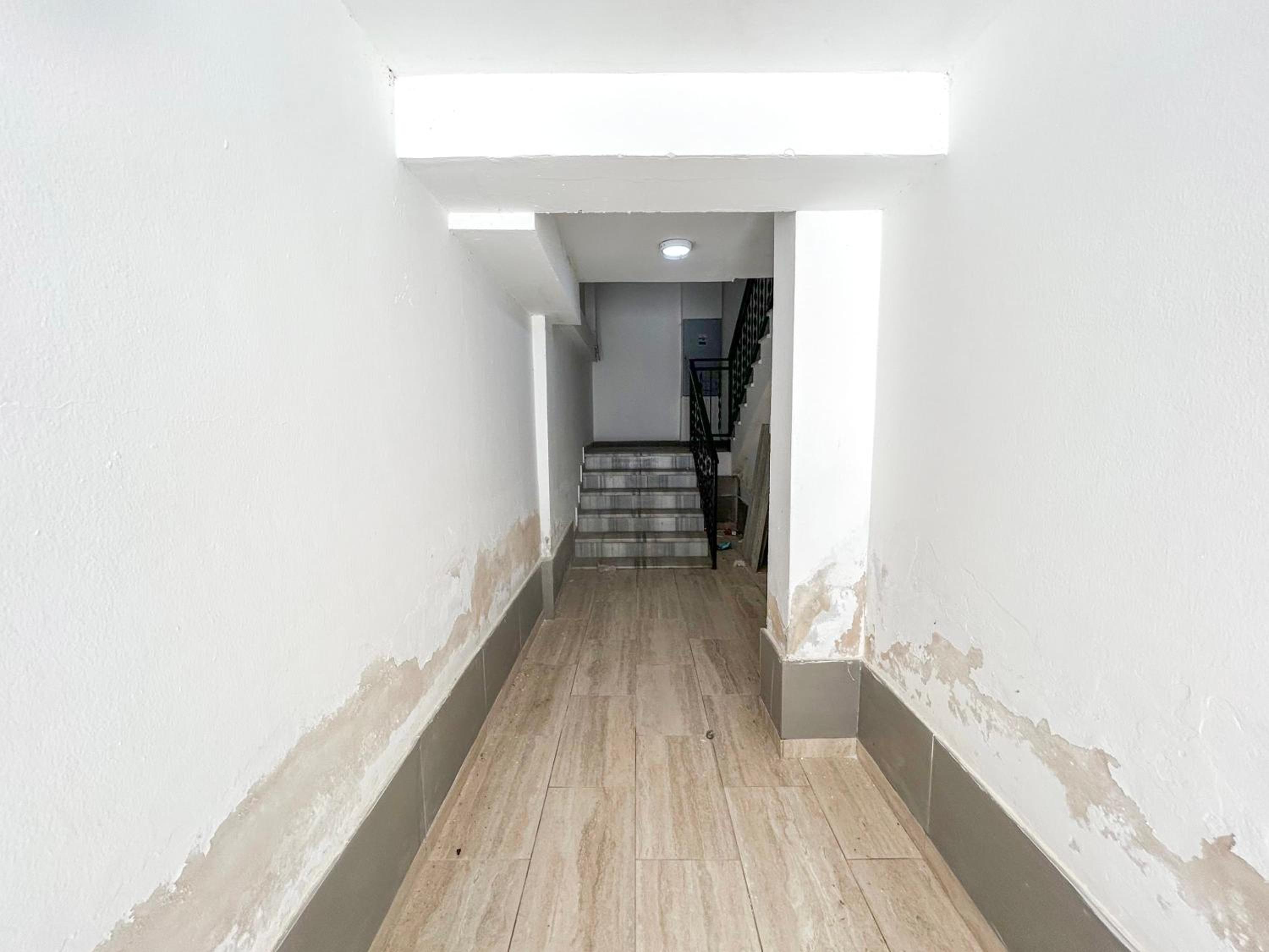 Two bedrooms, Top Location 972