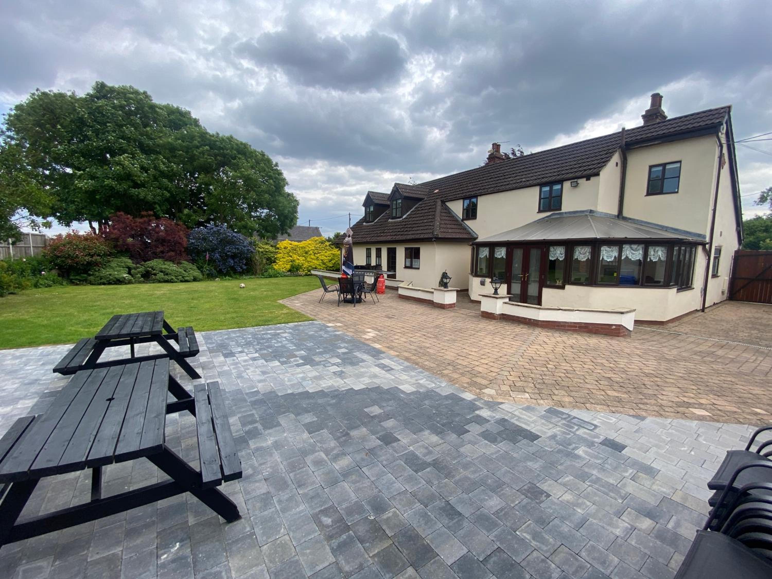 Parkside Guest House