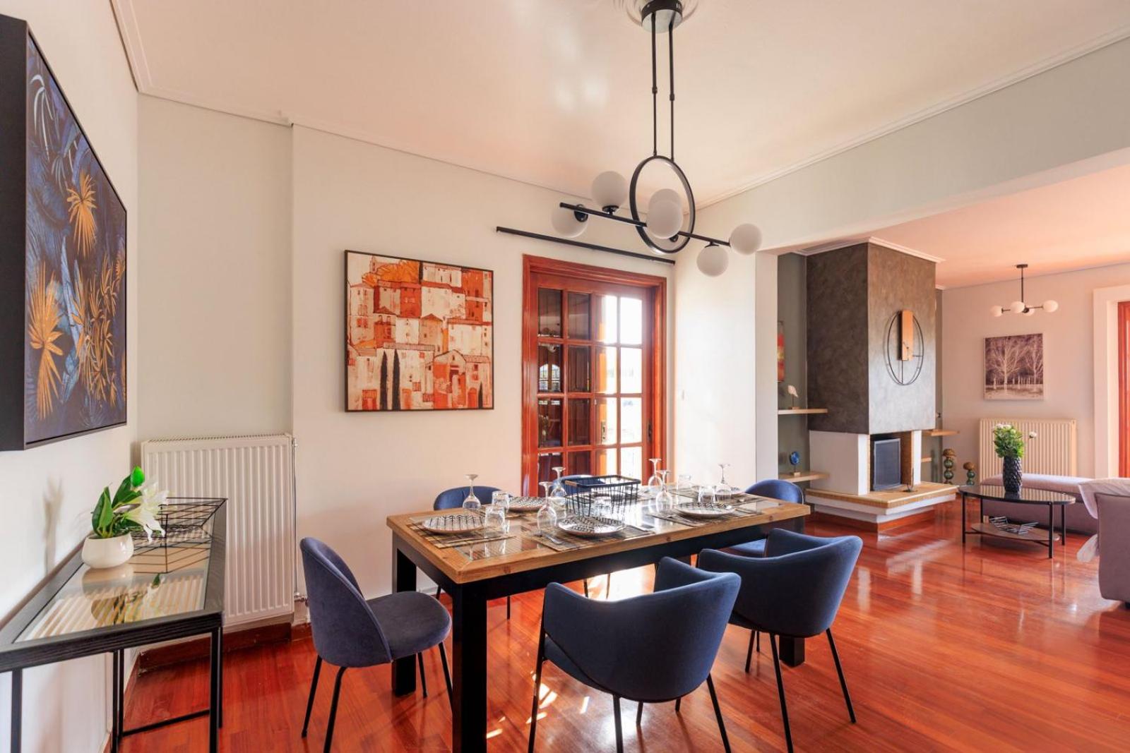 Aiolos Grand super lux suite kalamaki Alimos near the sea
