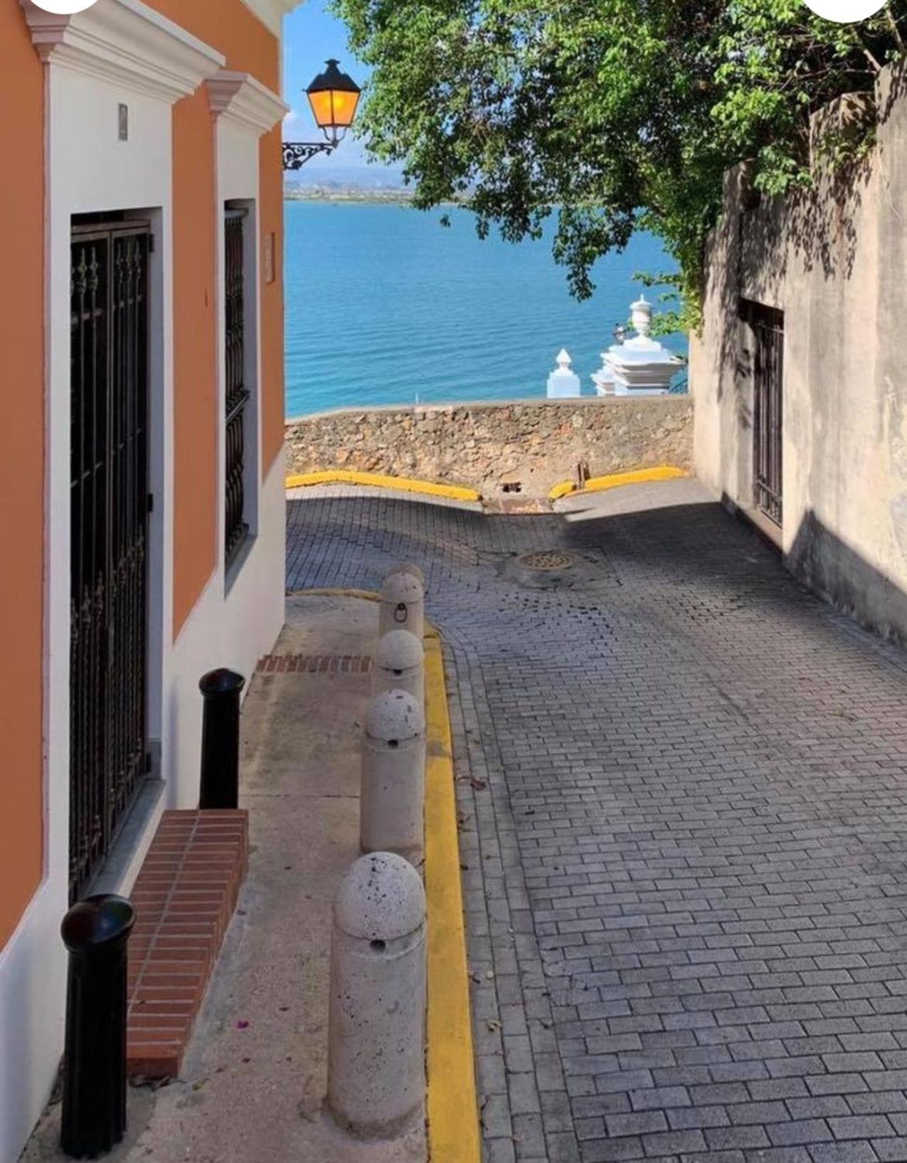 Spectacular Condominium between the city and the sea
