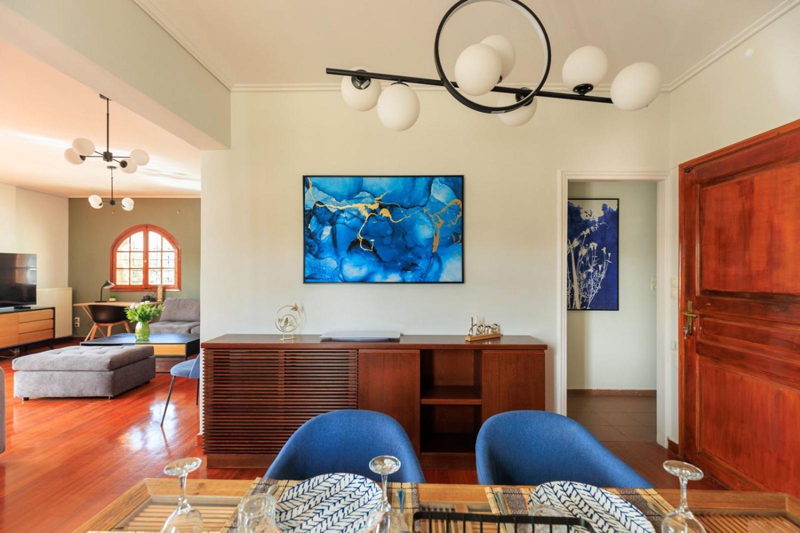 Aiolos Grand super lux suite kalamaki Alimos near the sea