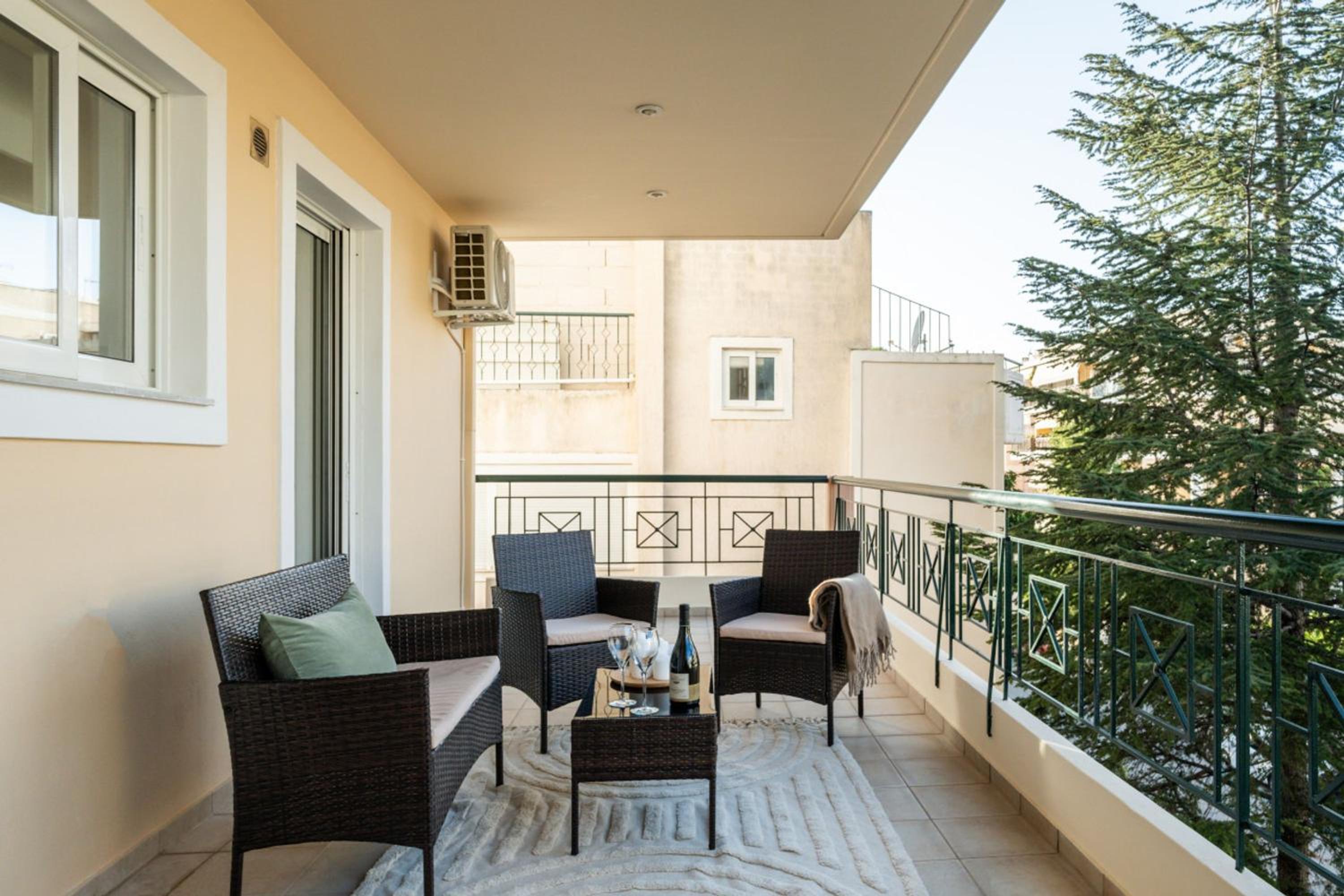 3BD Apt next to The Ellinikon