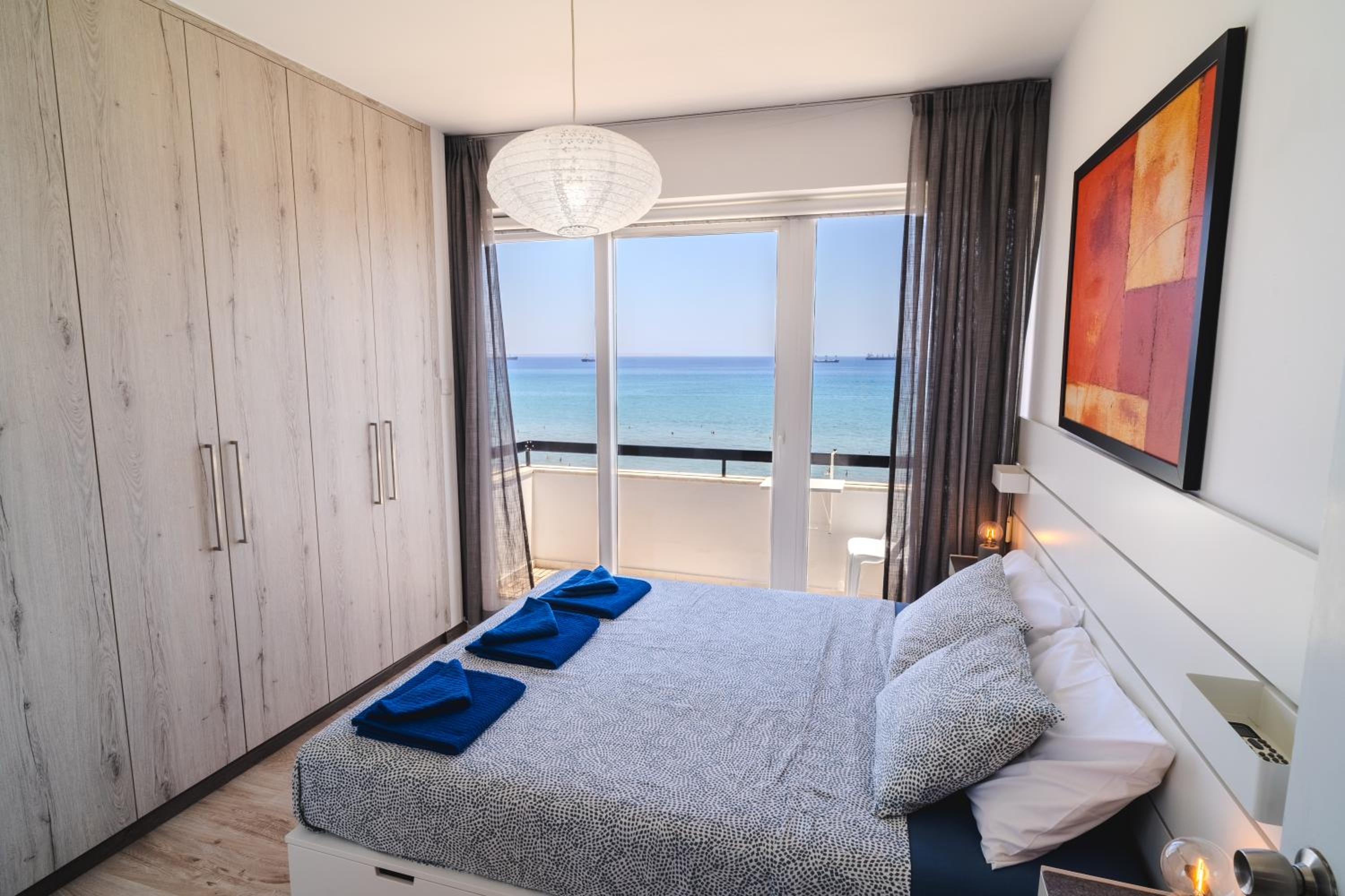 Finikoudes Seaview Vibe 1 Bdr Flat