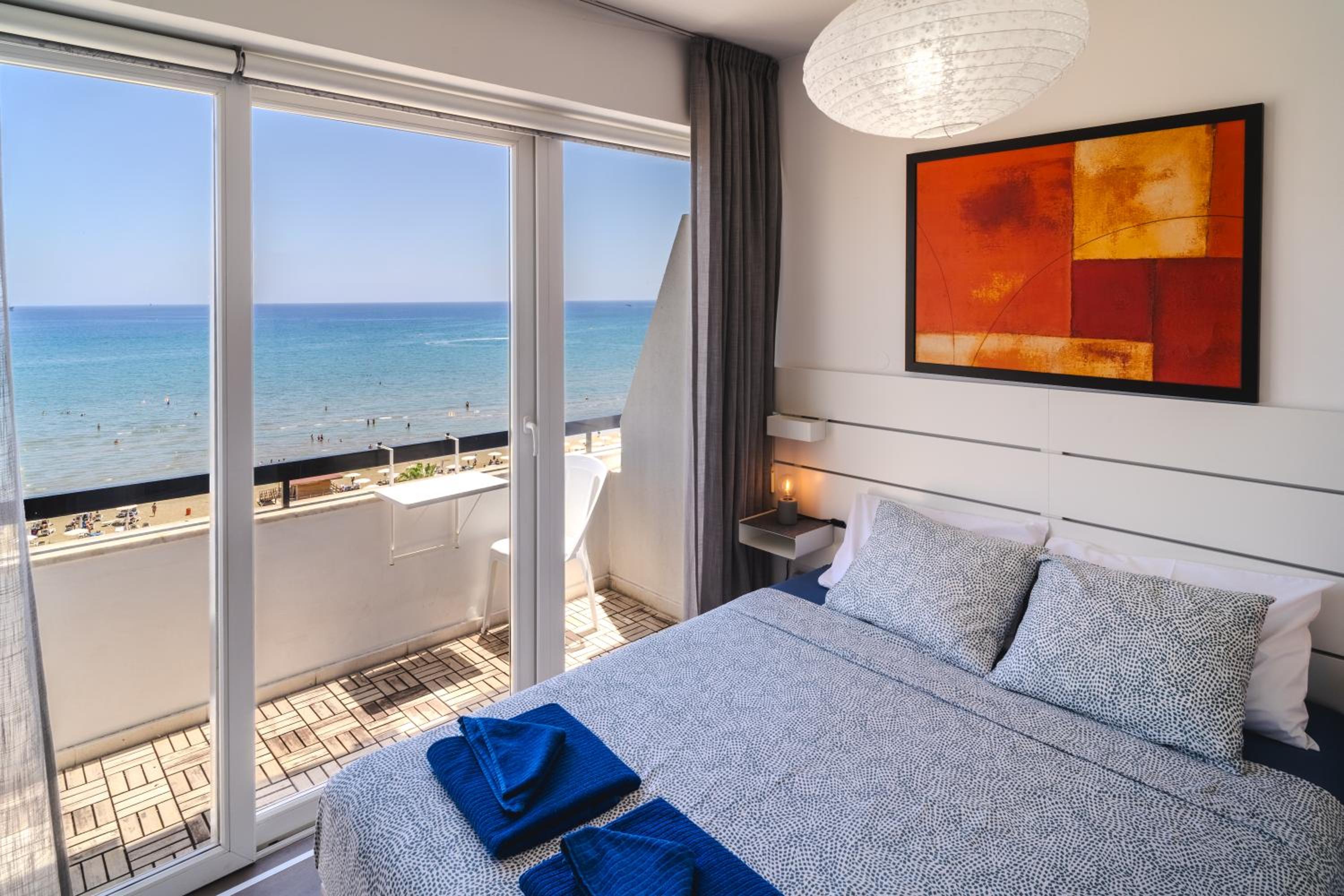 Finikoudes Seaview Vibe 1 Bdr Flat