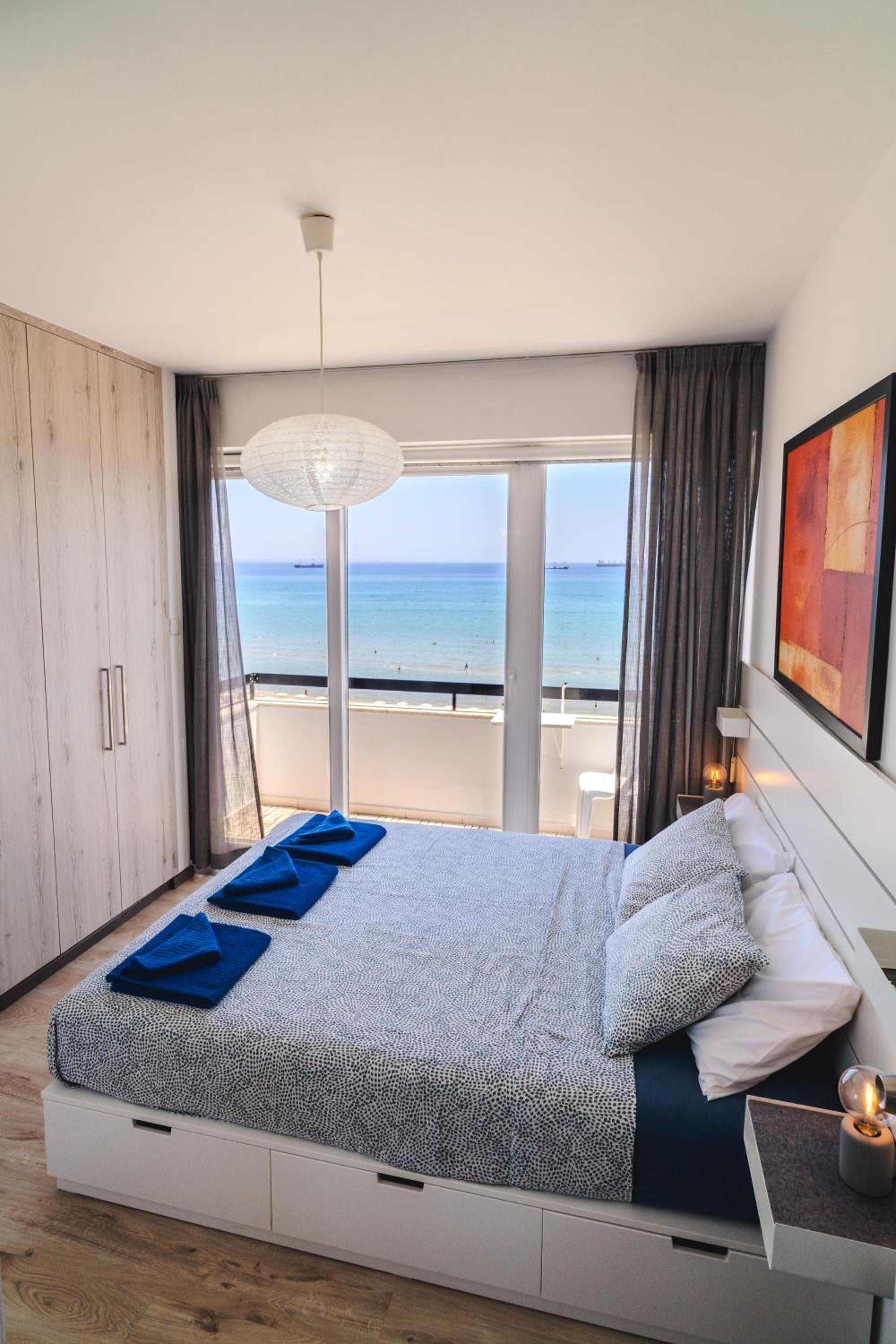 Finikoudes Seaview Vibe 1 Bdr Flat