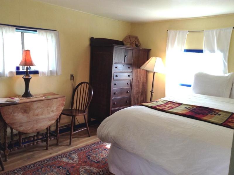 Taos Goji Farm & Eco-Lodge Retreat