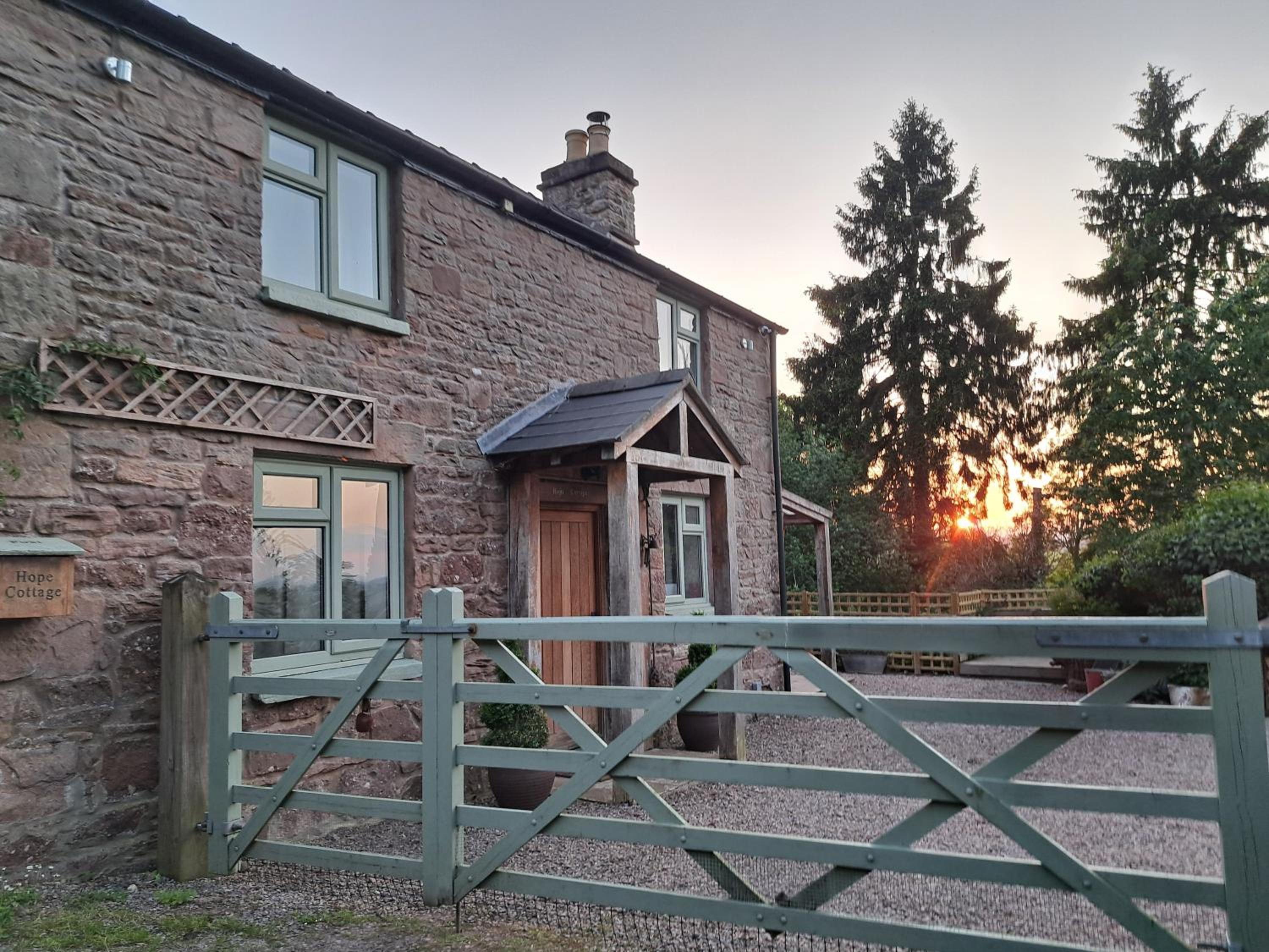 Symonds Yat Cottage view 5