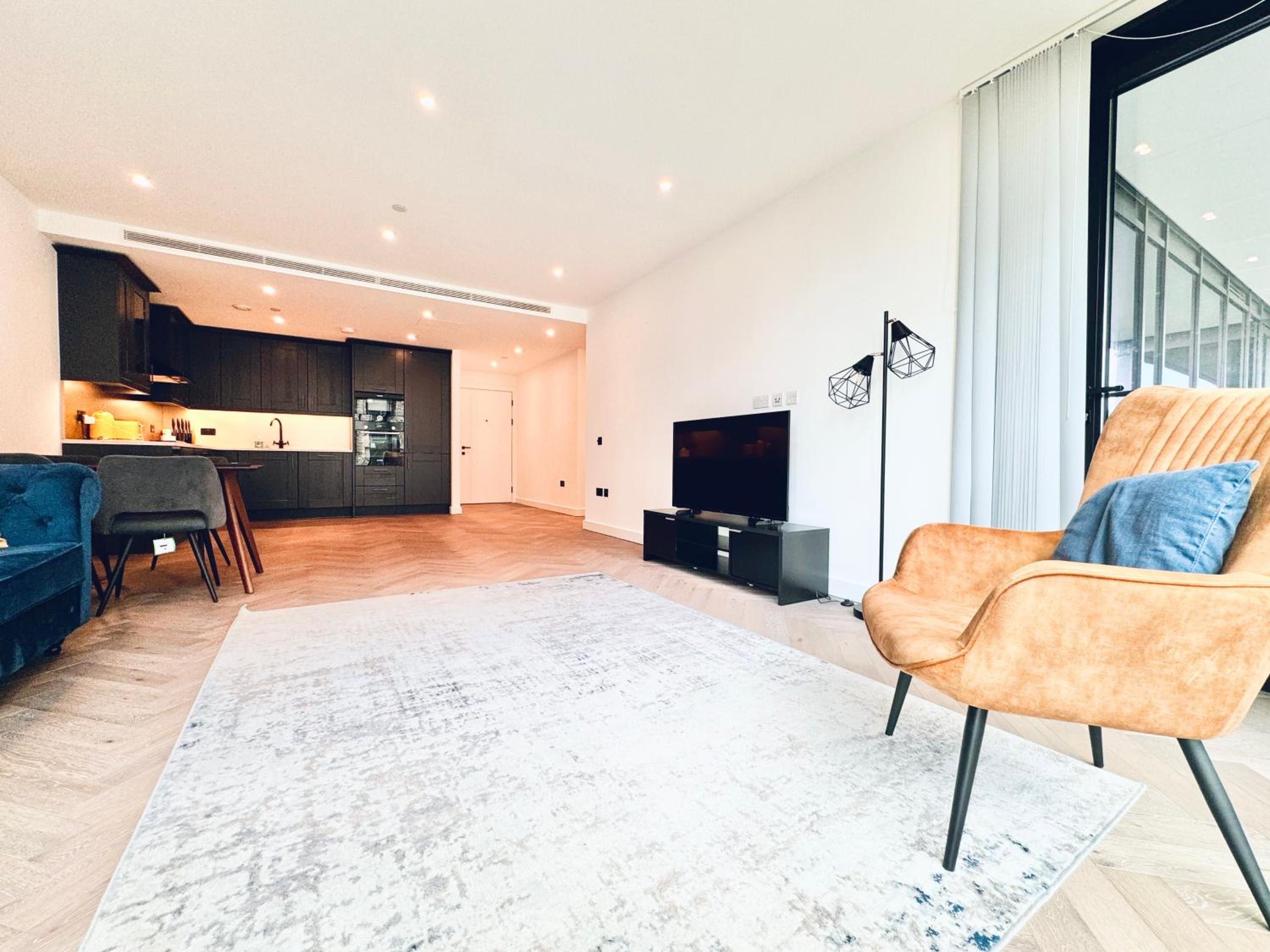 Amazing 2Bedroom close to Tower Bridge view 3