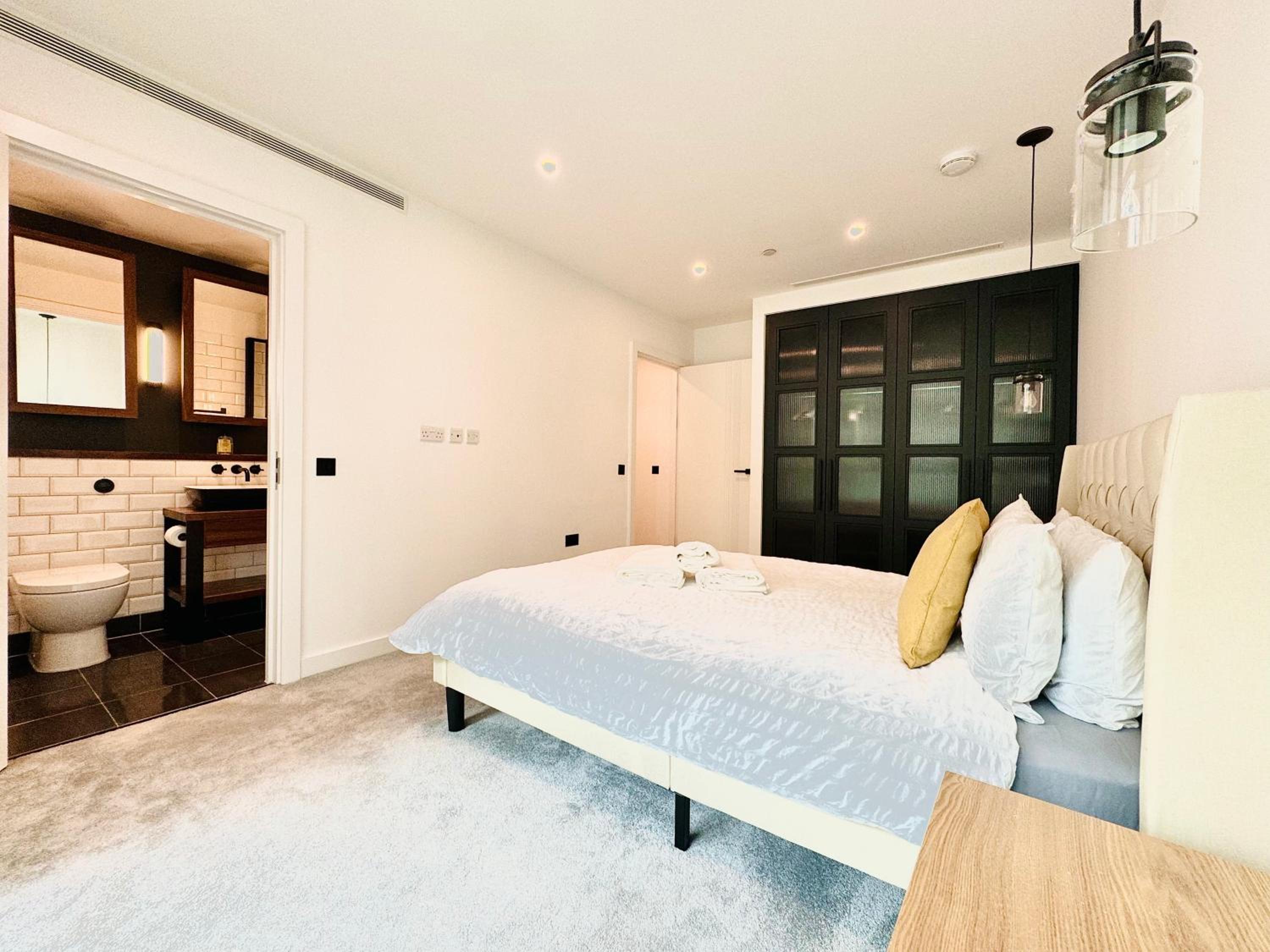 Amazing 2Bedroom close to Tower Bridge view 2