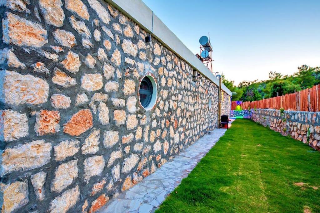 Deniz Manzaralı Taş Villa Uyku 2 view 3
