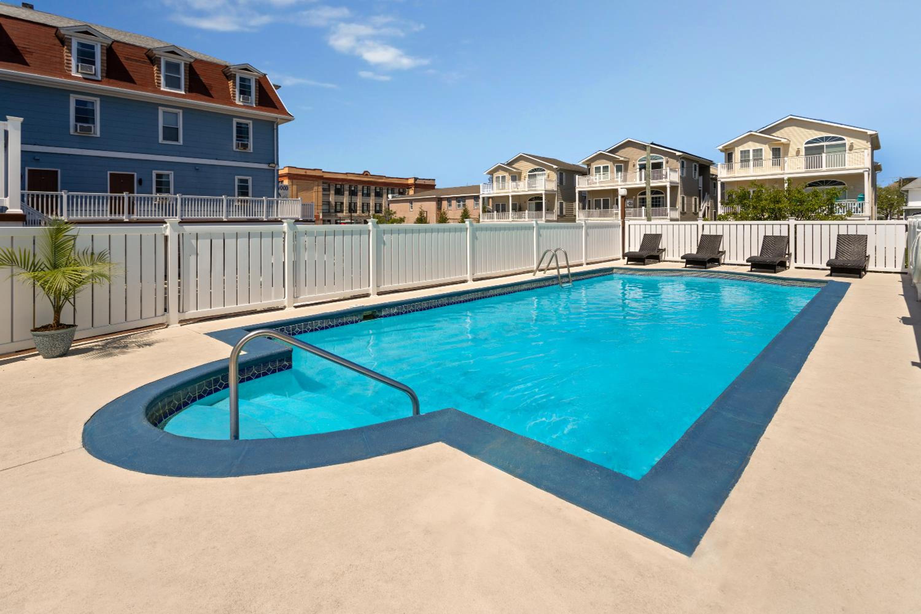 Wildwood Inn Hotel Beach & Boardwalk