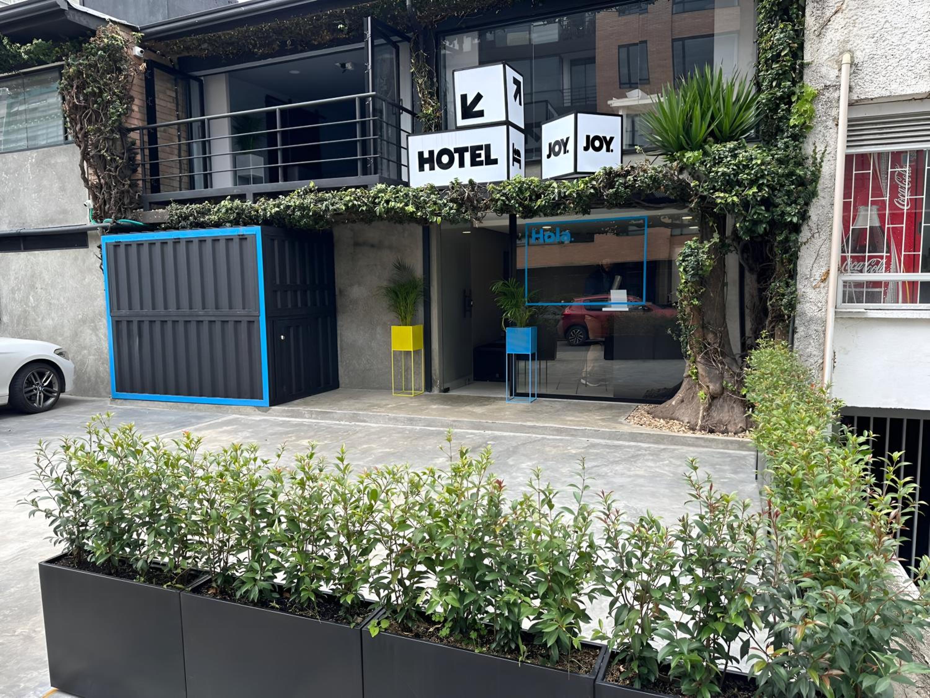 Hotel Joy Cll 85 - Image 1