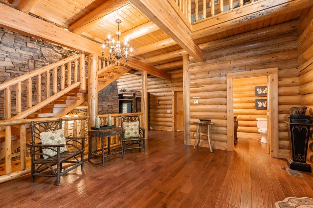 Legend Crest Lodge by Eden Crest
