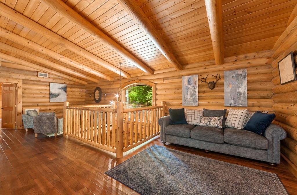 Legend Crest Lodge by Eden Crest
