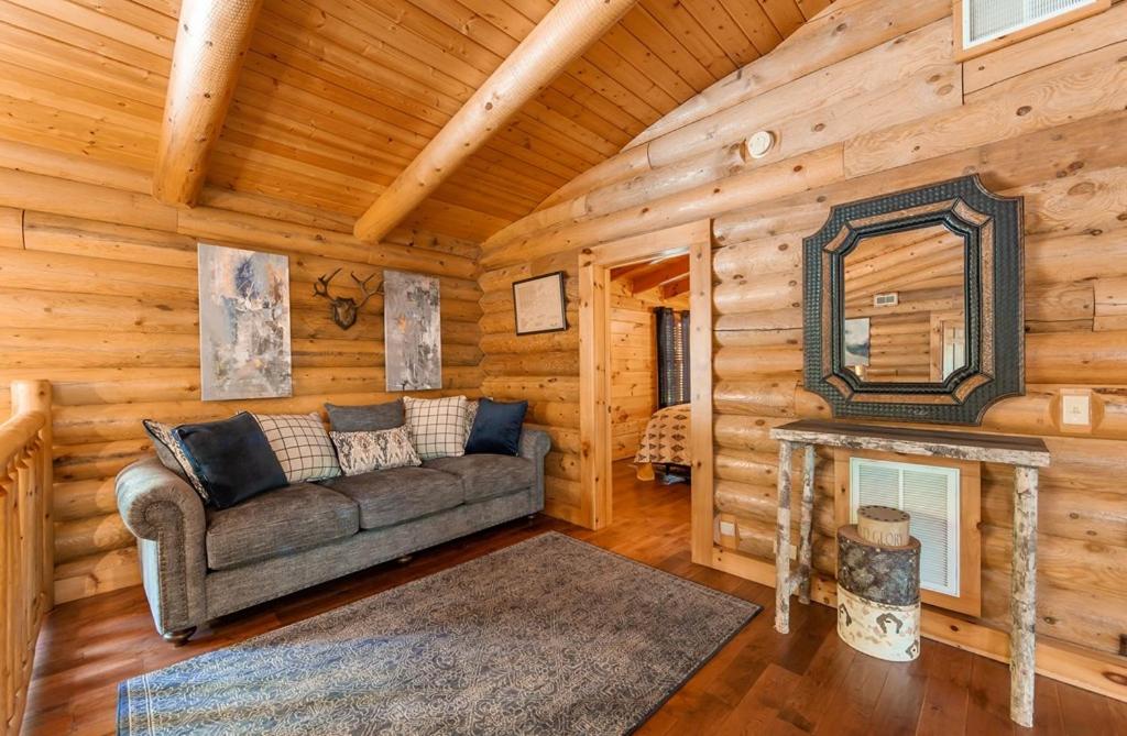 Legend Crest Lodge by Eden Crest
