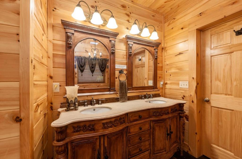 Legend Crest Lodge by Eden Crest