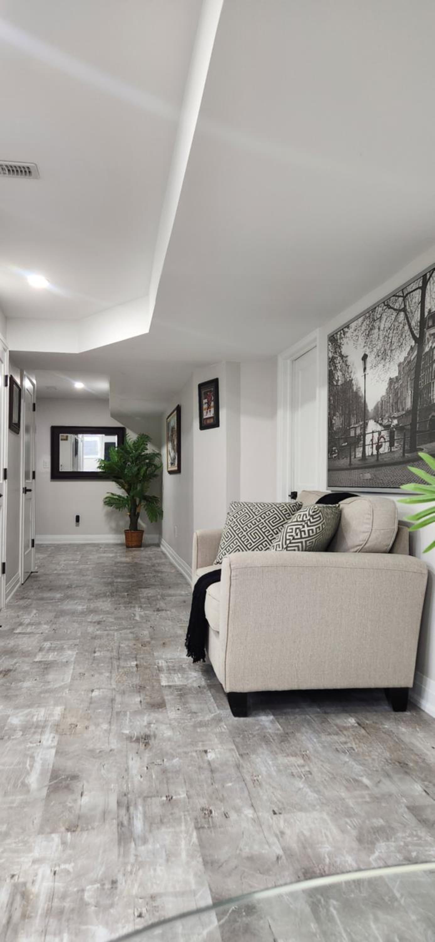 Kitchener Vacations - Cozy 2 Bedroom Home with Private Side Entrance  Self Check-in Kitchener - Property Image 9