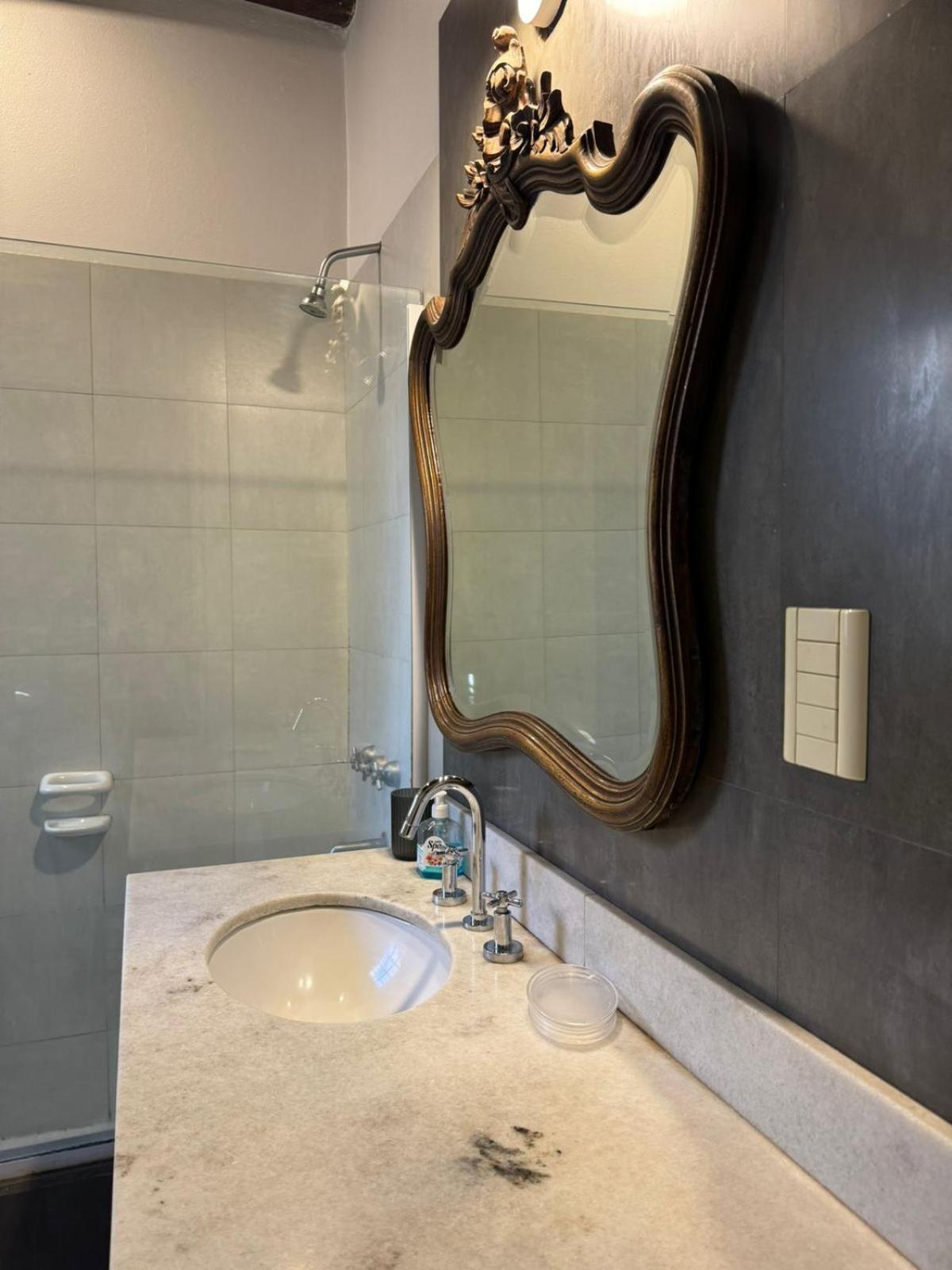 Casa en callejón privado en Chacras de Coria con bicicleta
