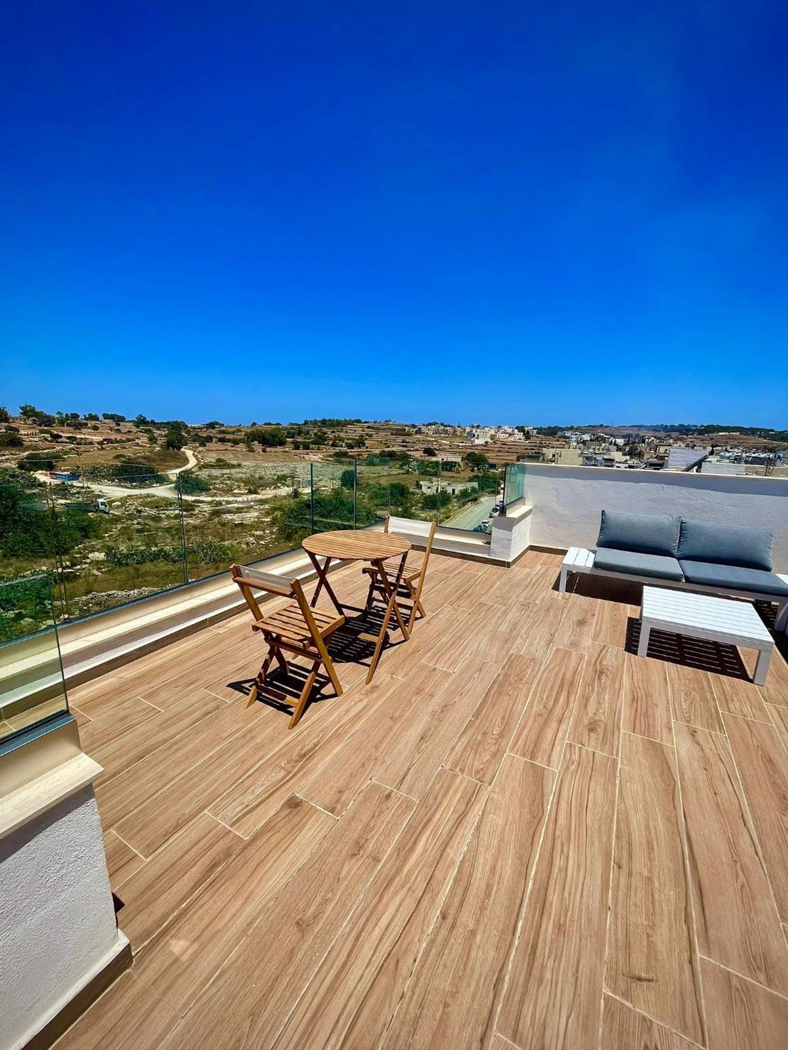 Axtart Penthouse with Amazing Views view 3