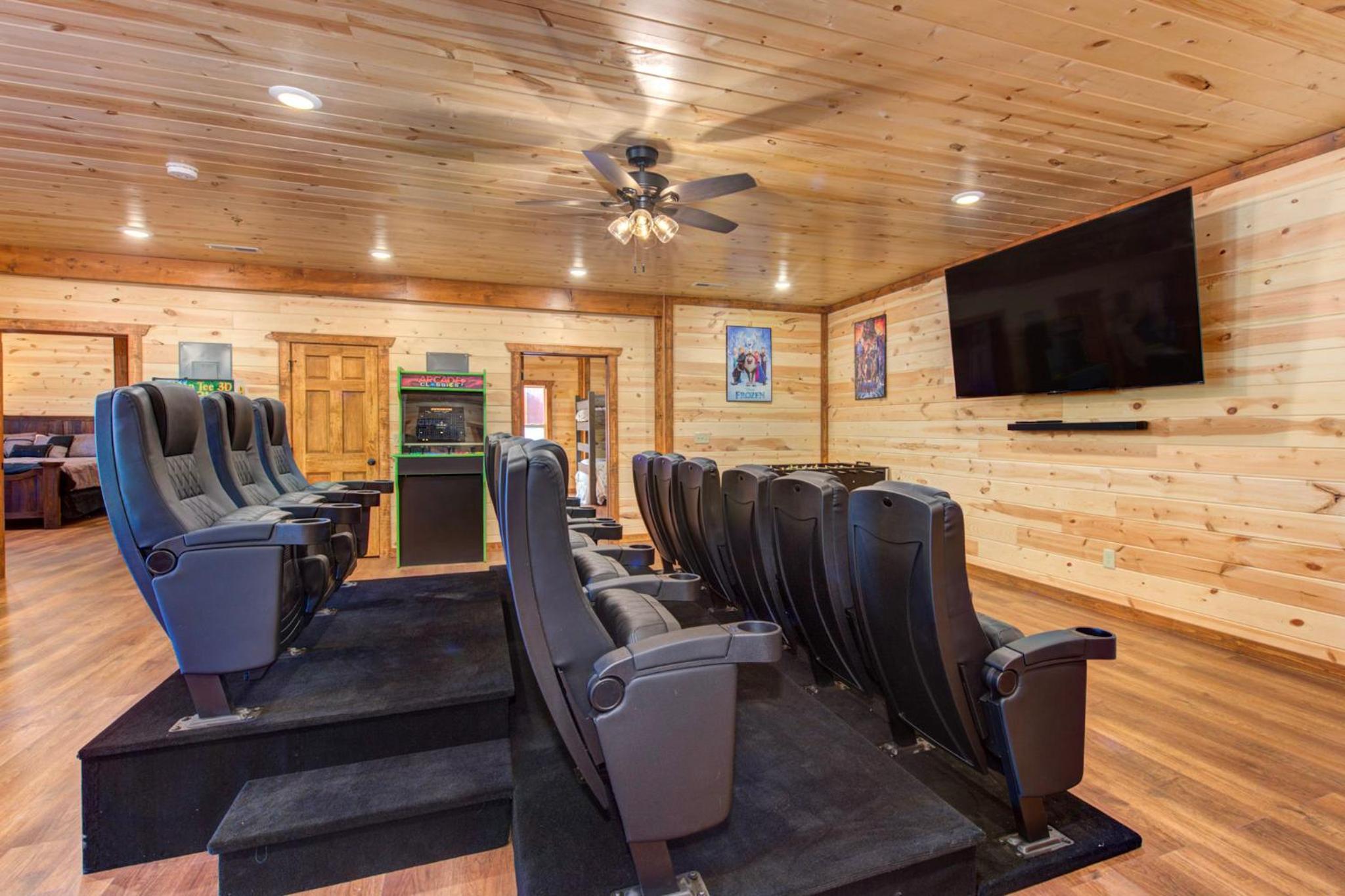 Serenity Mountain Pool Lodge by Eden Crest view 4