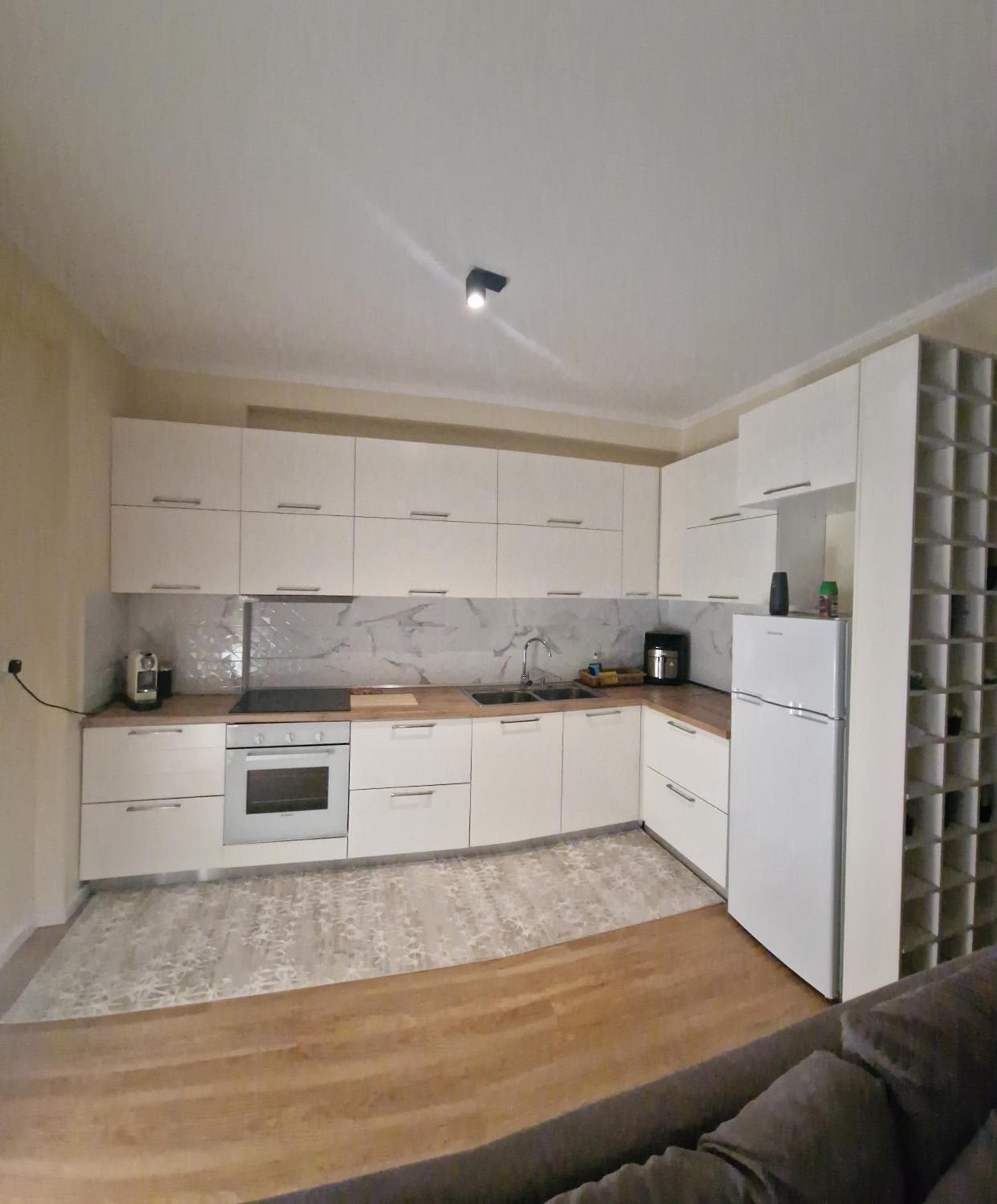 Caushi Apartment