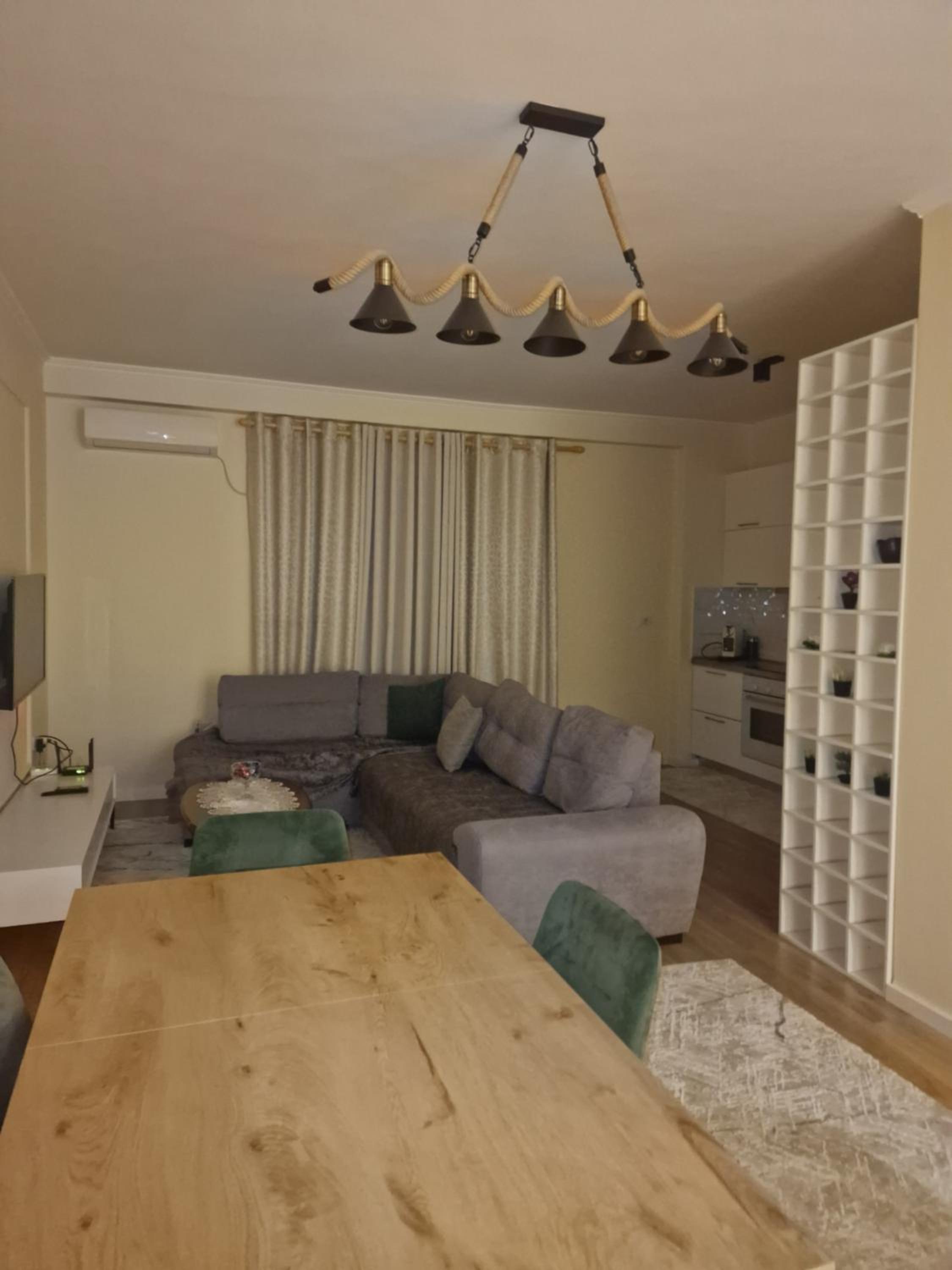 Caushi Apartment