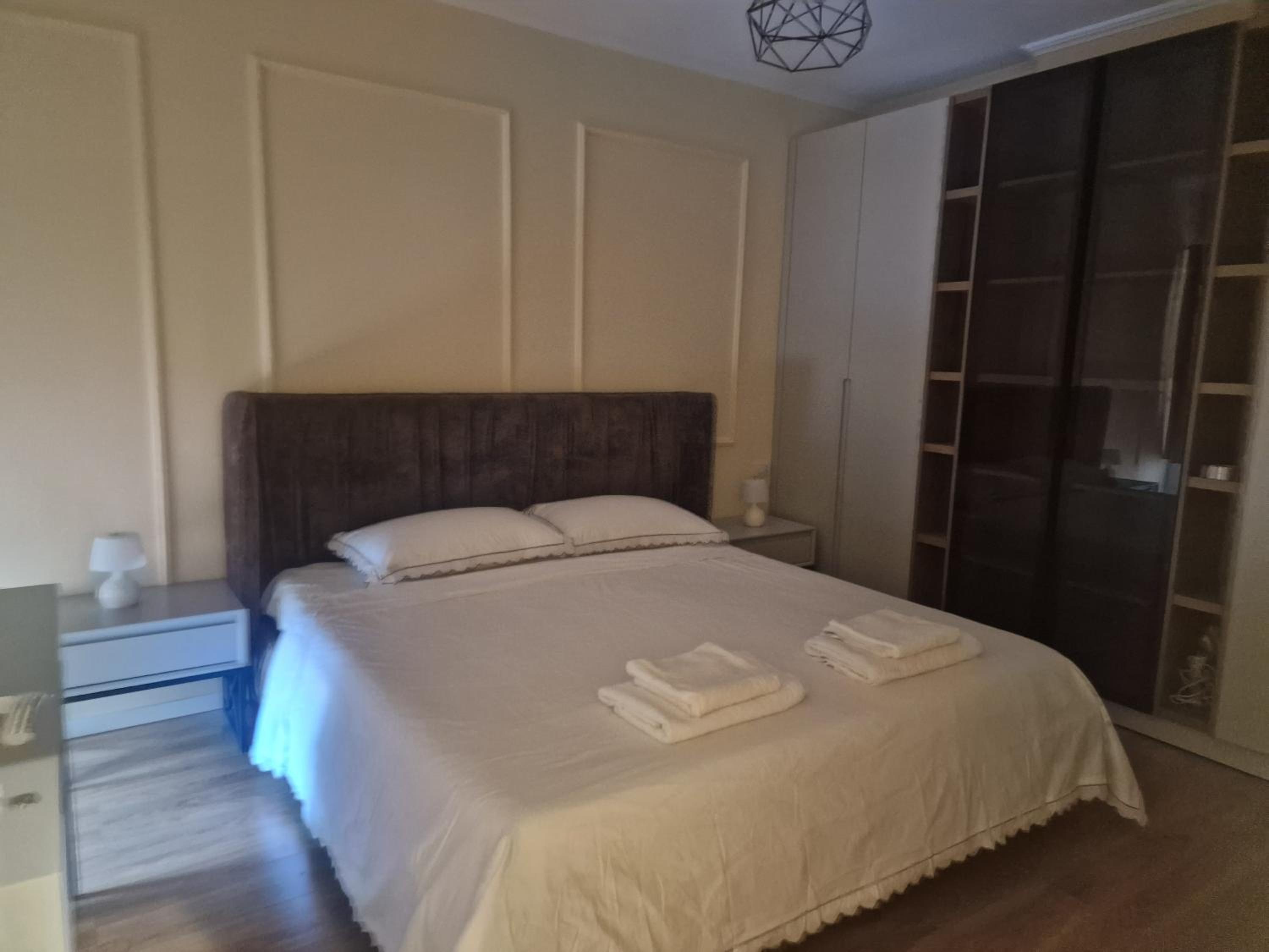 Caushi Apartment