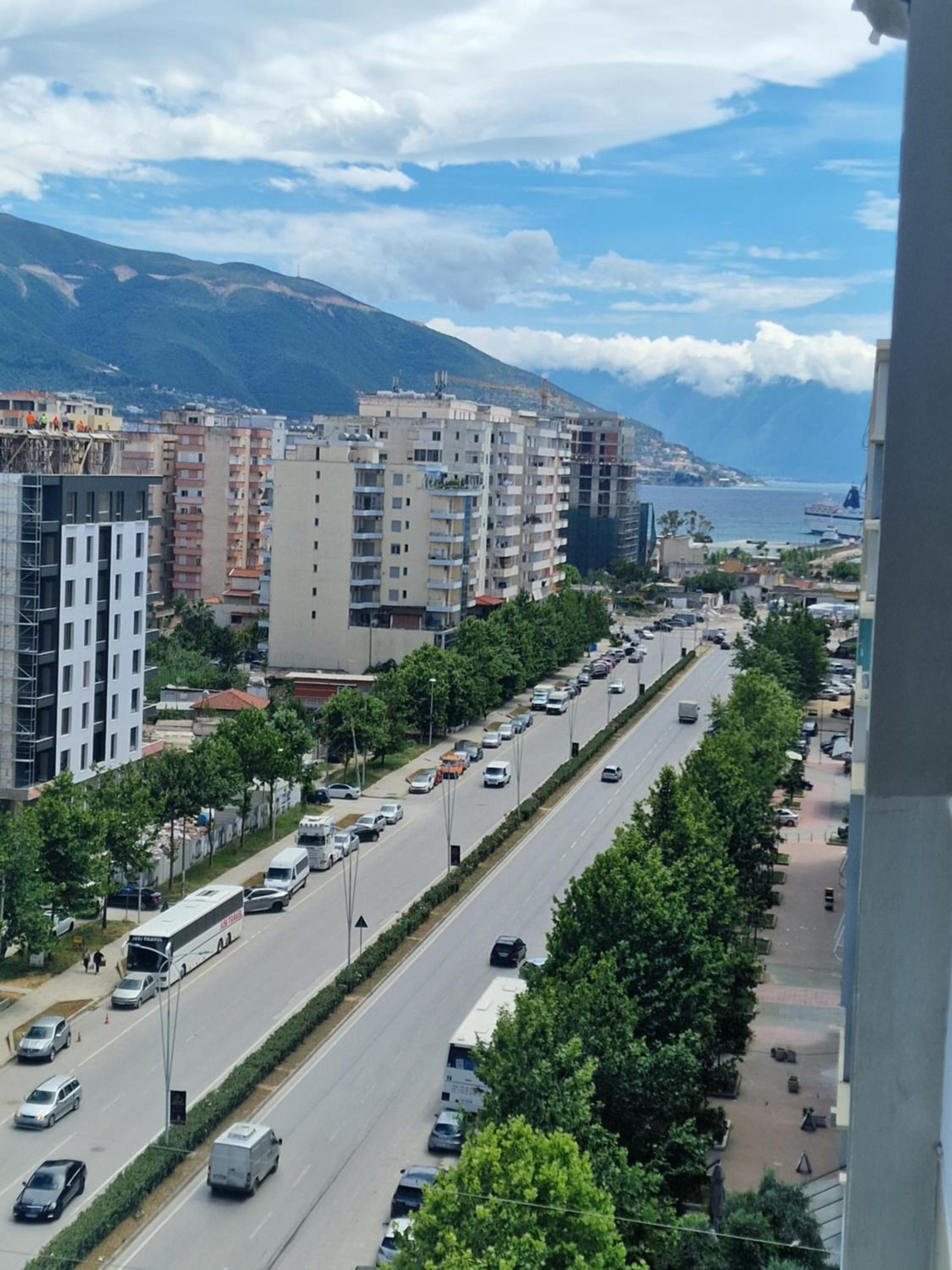Caushi Apartment