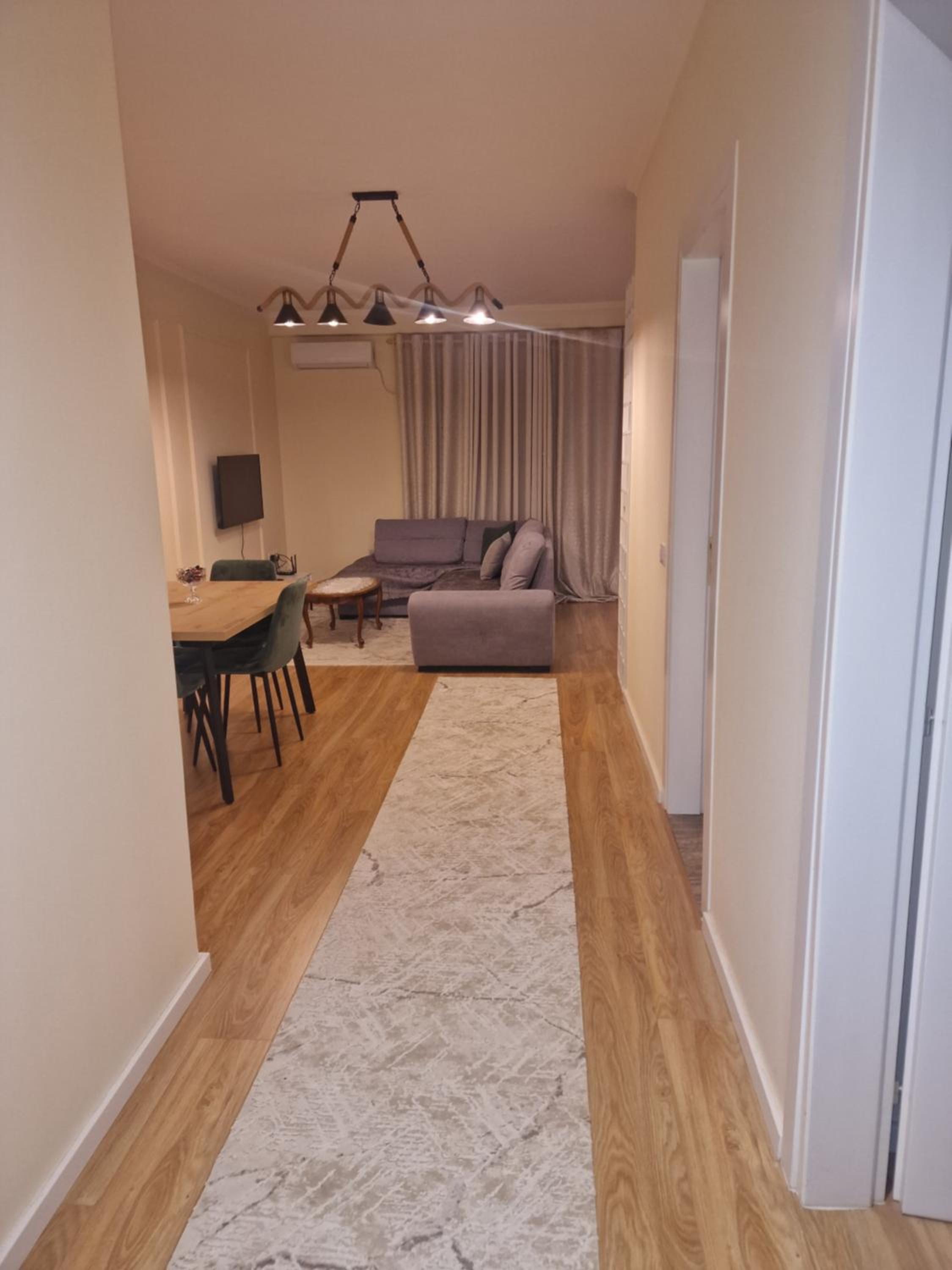 Caushi Apartment