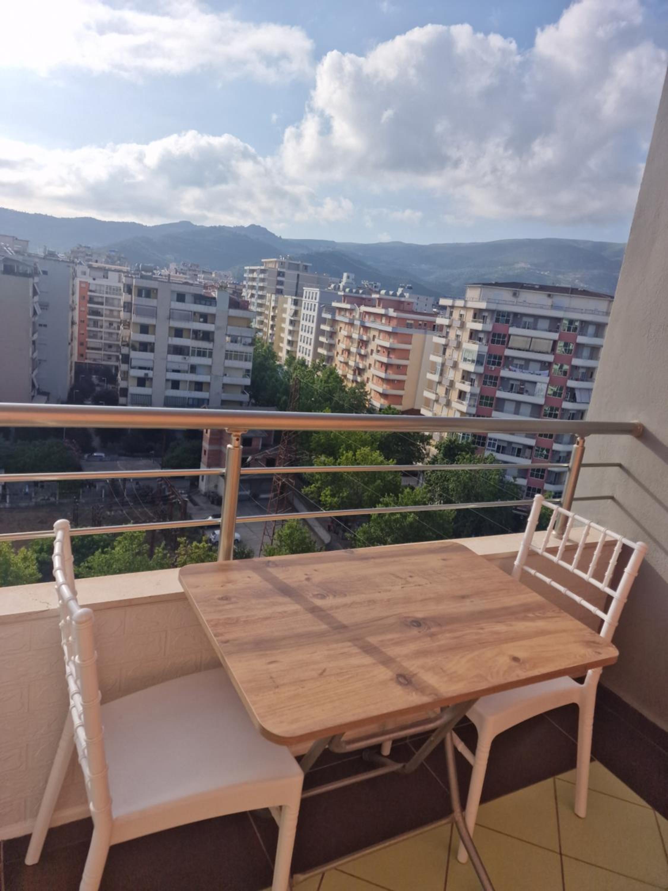 Caushi Apartment