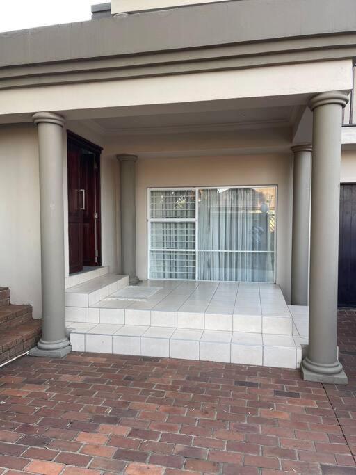 Red Cascade - Luxury 4 bedrooms -solar and aircons view 5