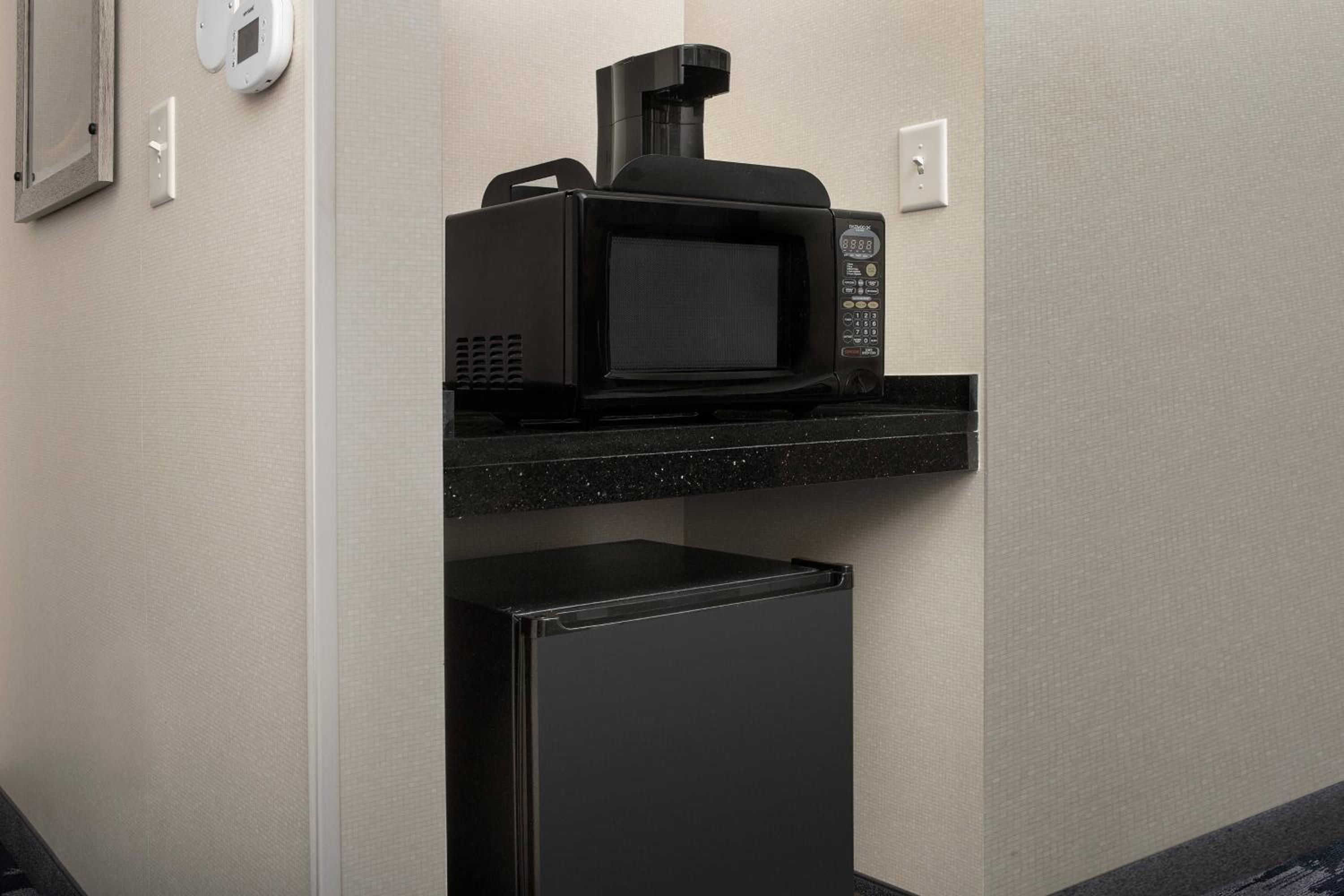 Fairfield Inn Suites Baltimore BWI Airport - Property Image 11