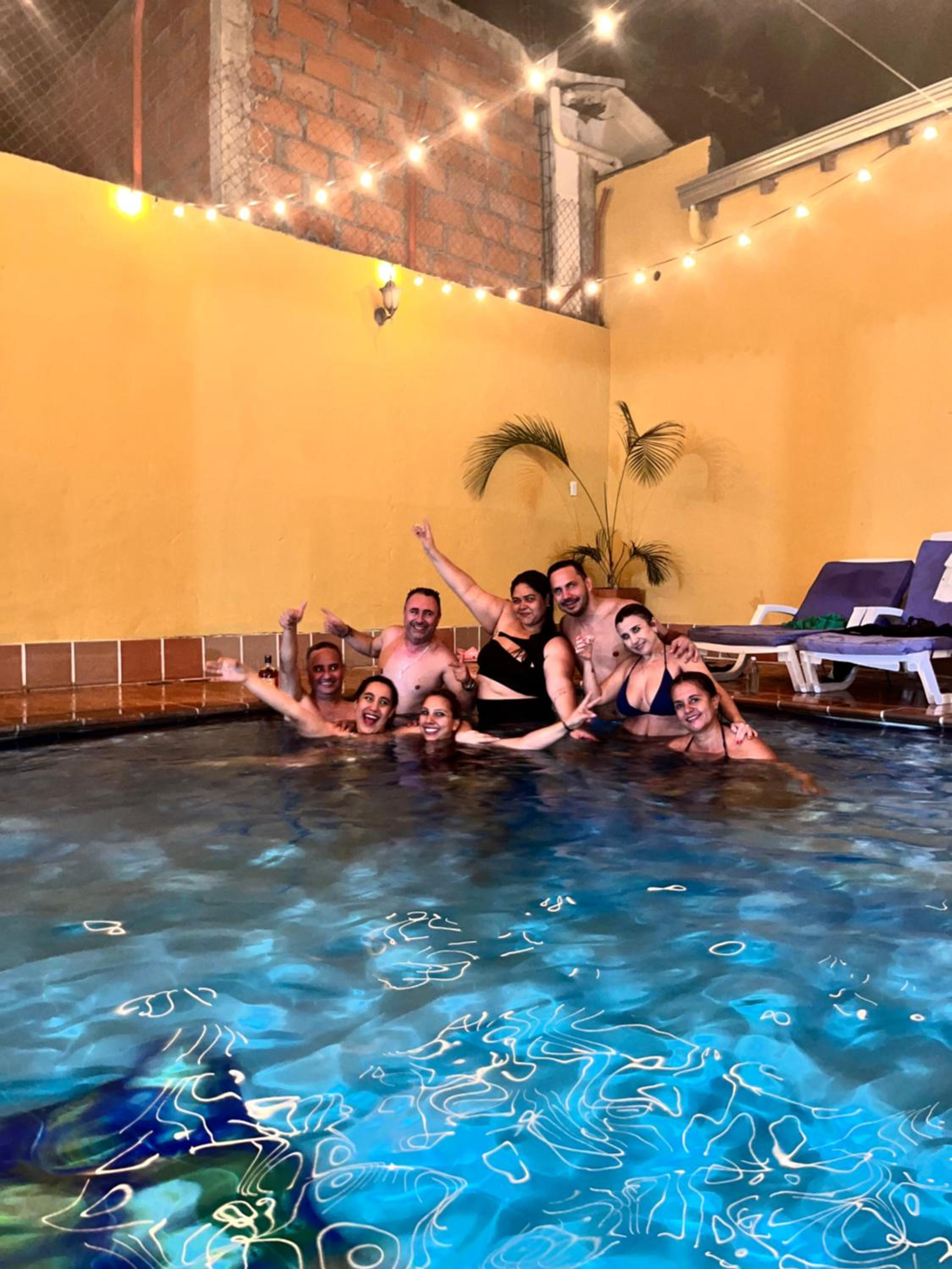 APARTAMENTO CÉNTRICO con PISCINA a UNA CUADRA