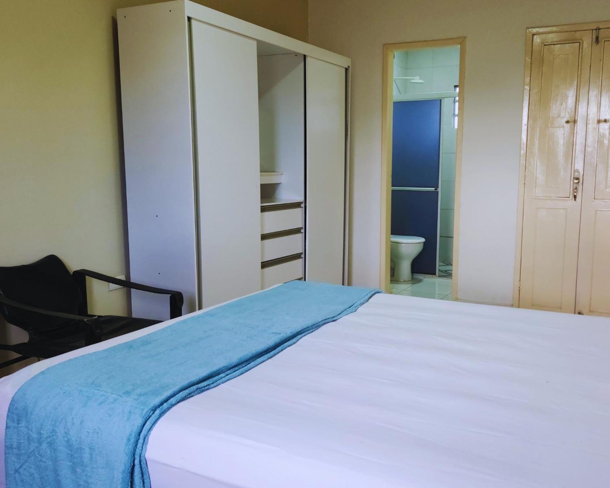 GRA325 | Spacious Retreat with Pool and Barbecue.