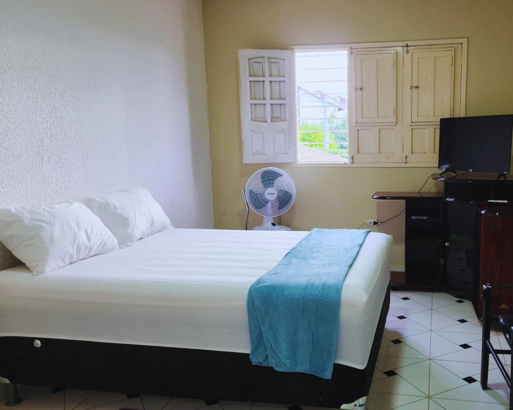 GRA325 | Spacious Retreat with Pool and Barbecue.
