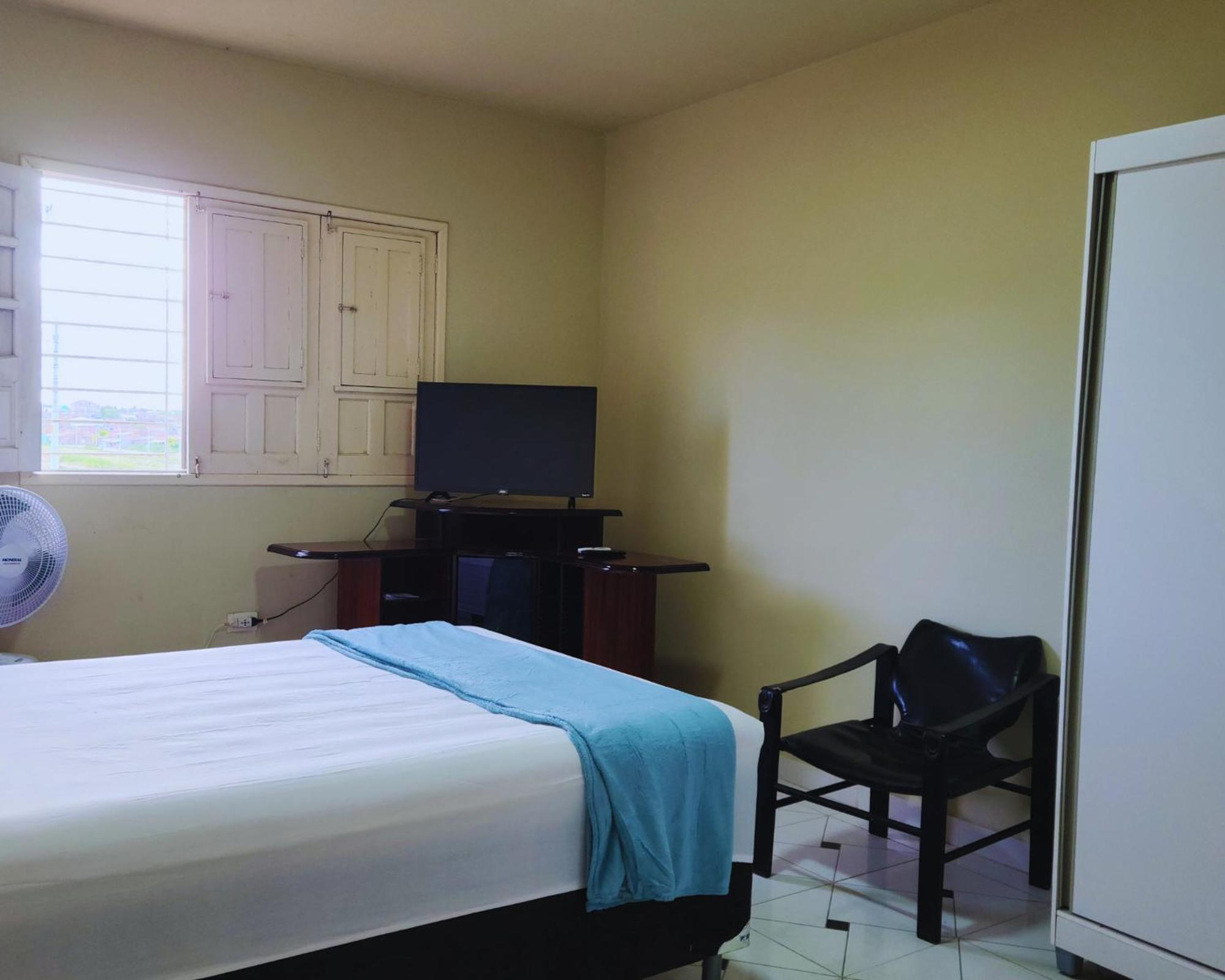 GRA325 | Spacious Retreat with Pool and Barbecue.