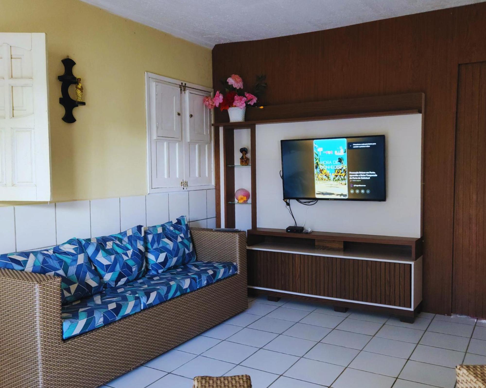 GRA325 | Spacious Retreat with Pool and Barbecue.