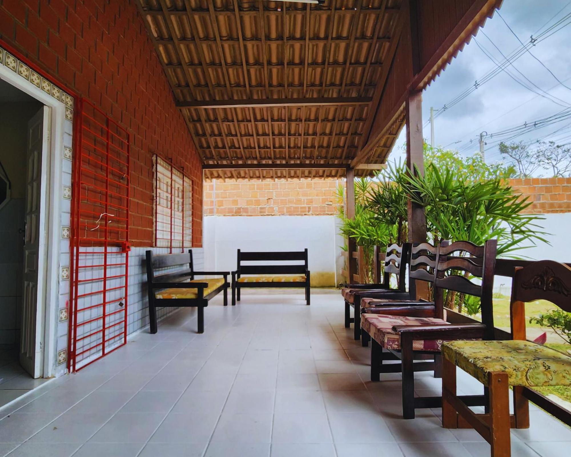GRA325 | Spacious Retreat with Pool and Barbecue.