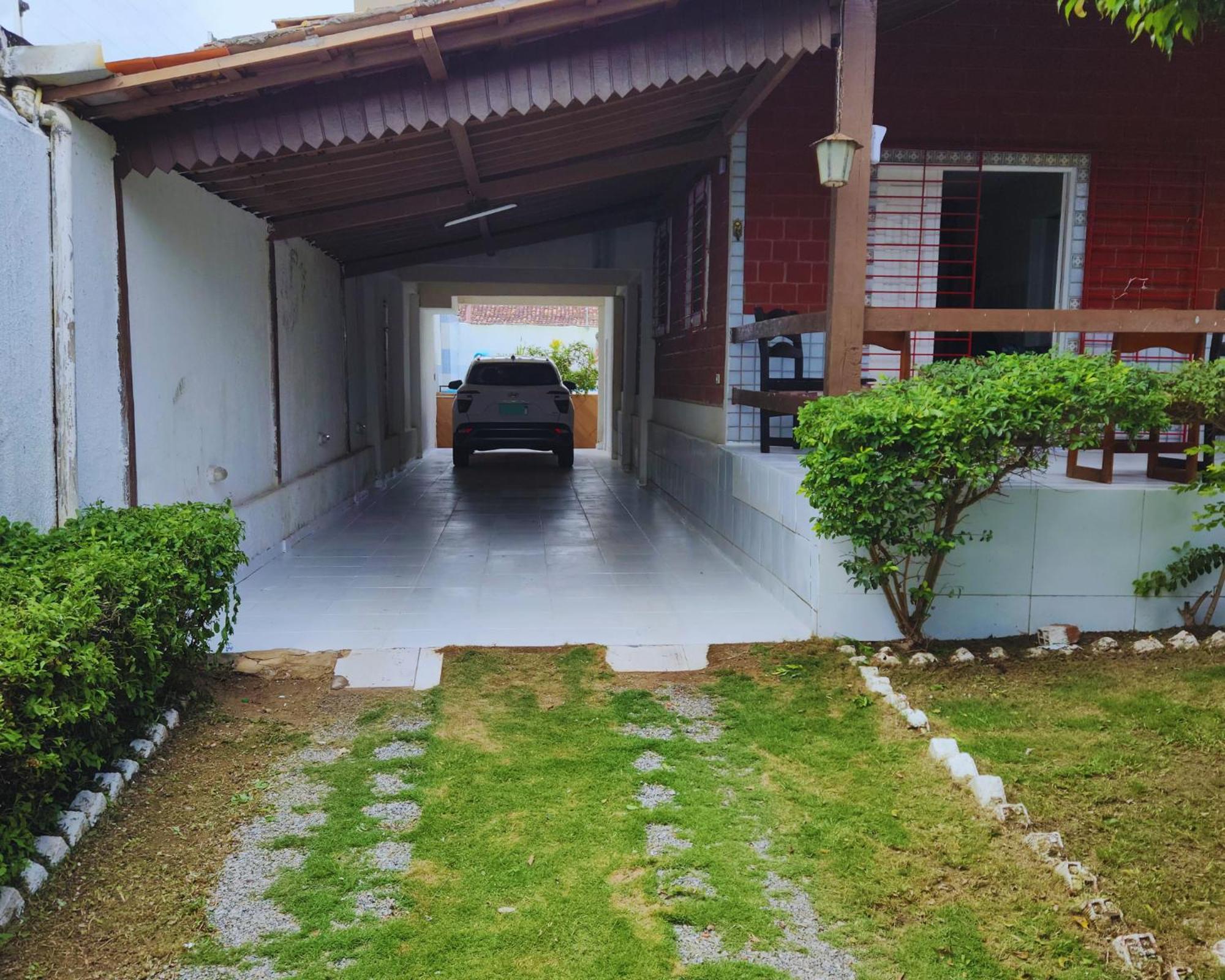 GRA325 | Spacious Retreat with Pool and Barbecue.