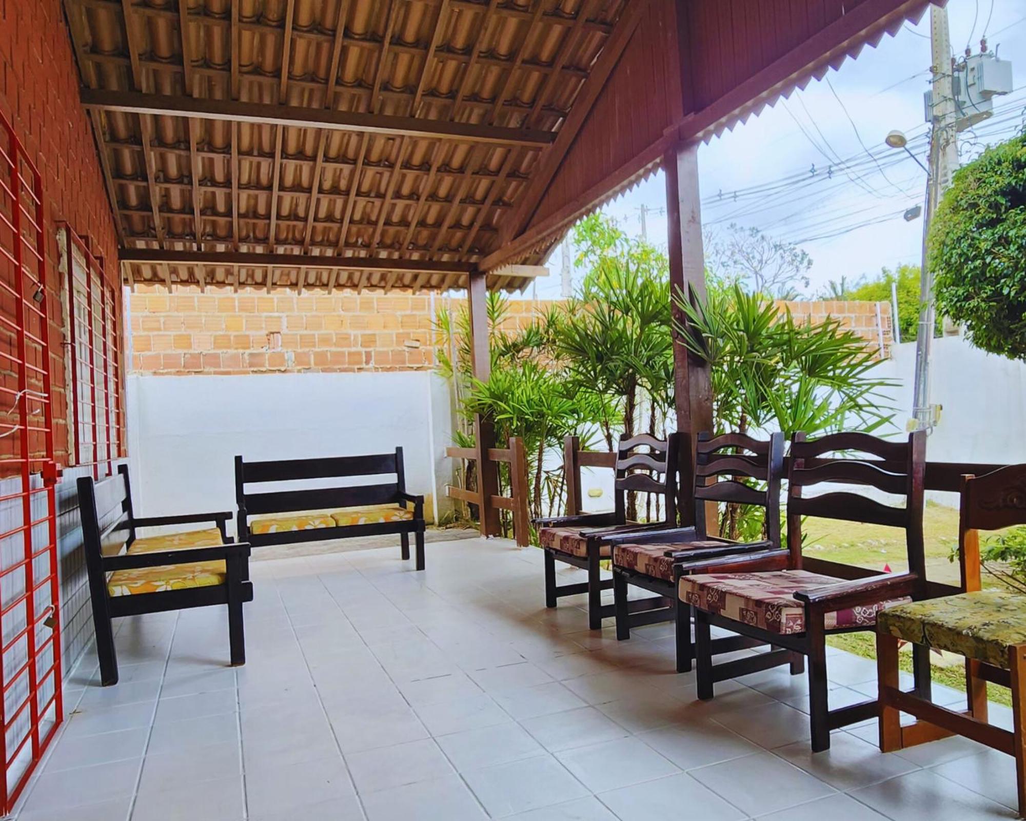 GRA325 | Spacious Retreat with Pool and Barbecue.
