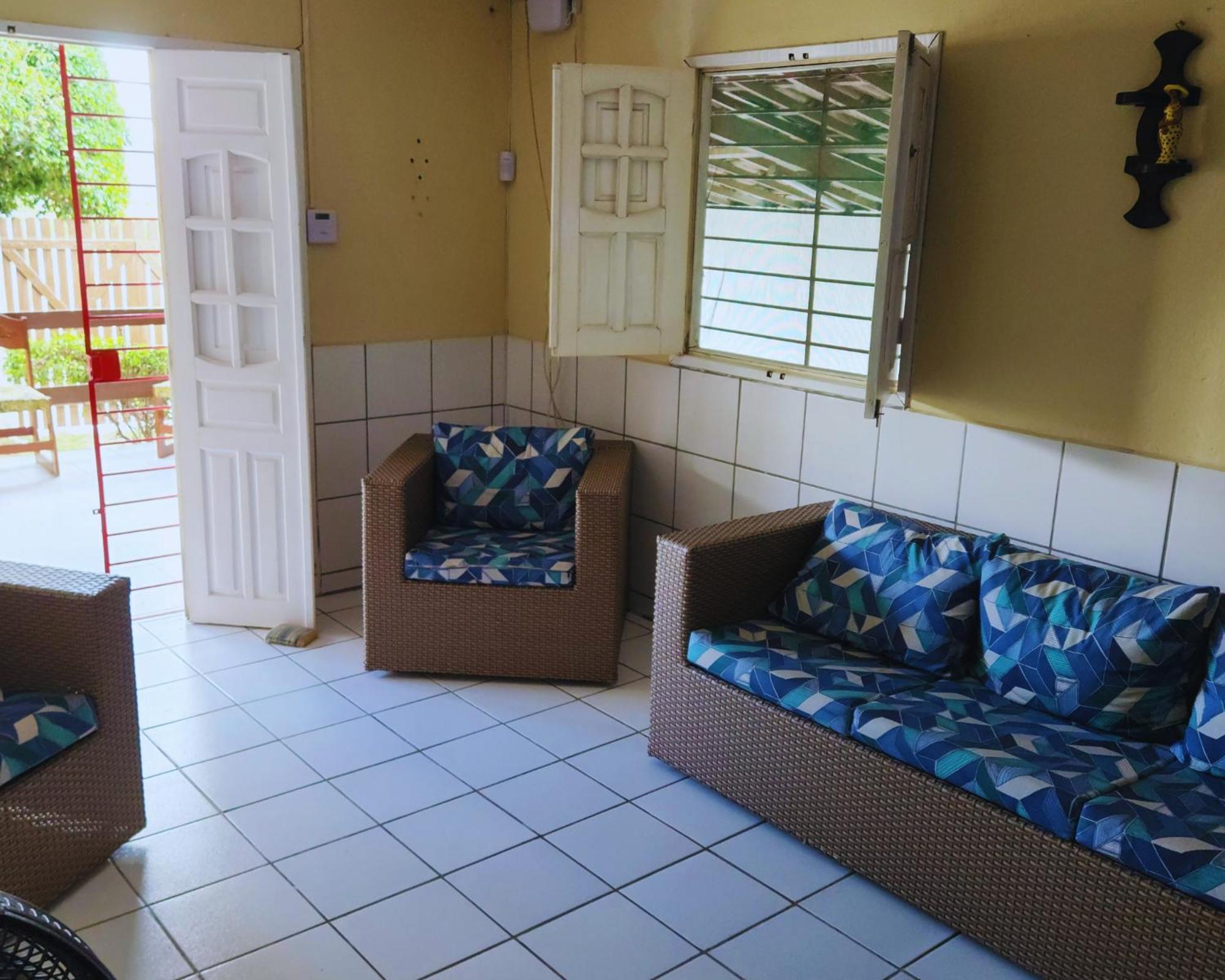 GRA325 | Spacious Retreat with Pool and Barbecue.