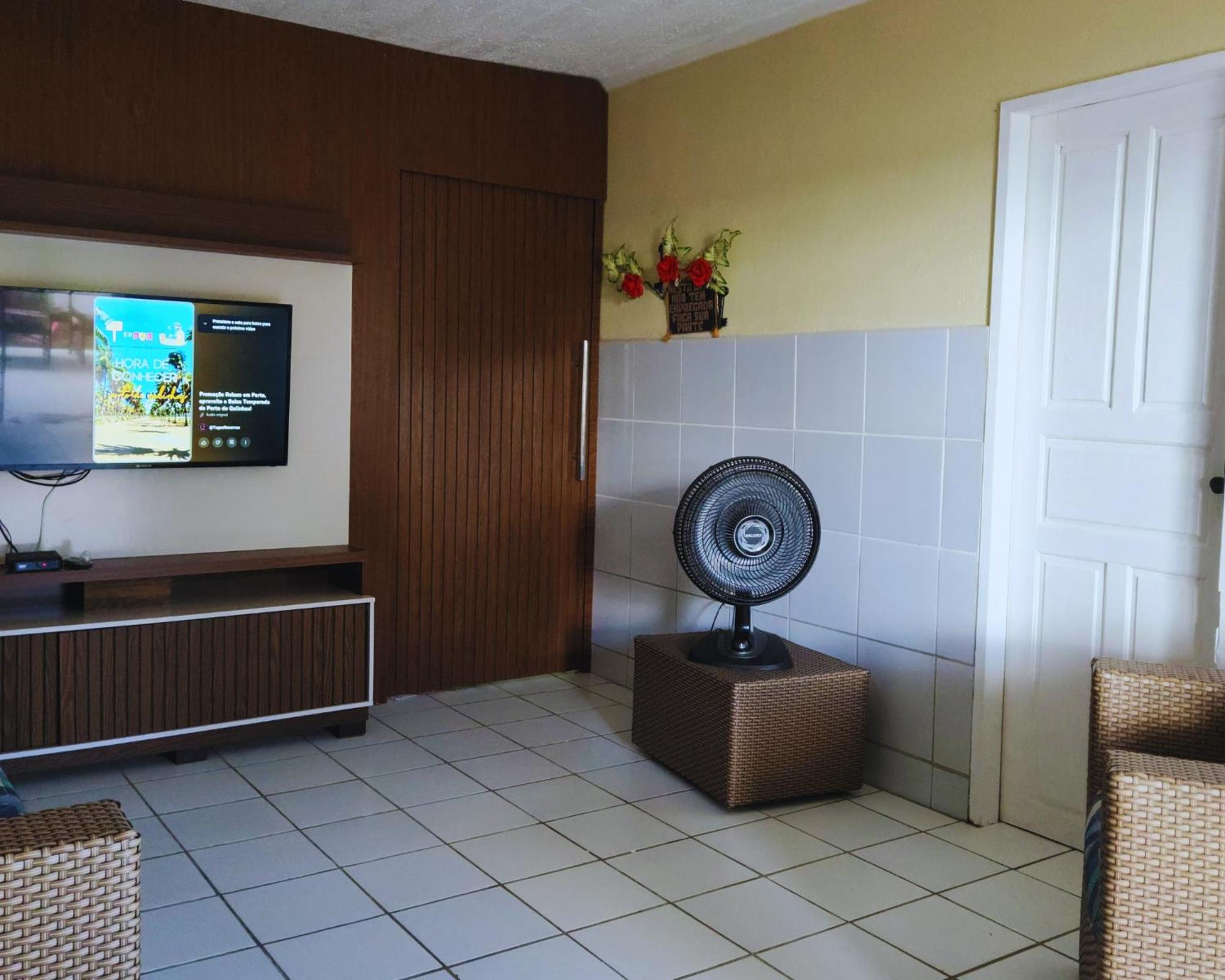 GRA325 | Spacious Retreat with Pool and Barbecue.