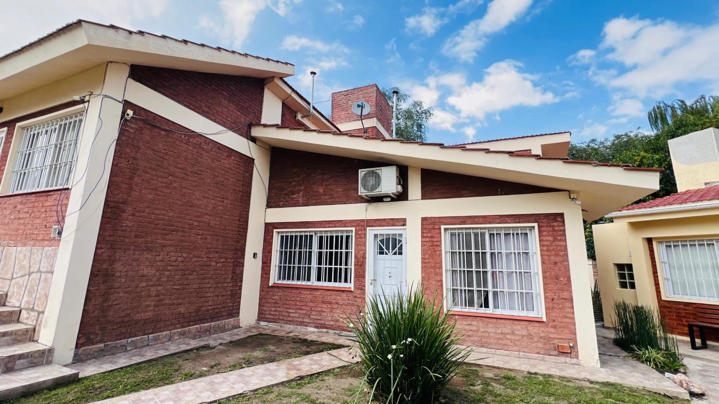 FANTASTICA CASA CON PILETA compartida Y BALNEARIO EN VCP