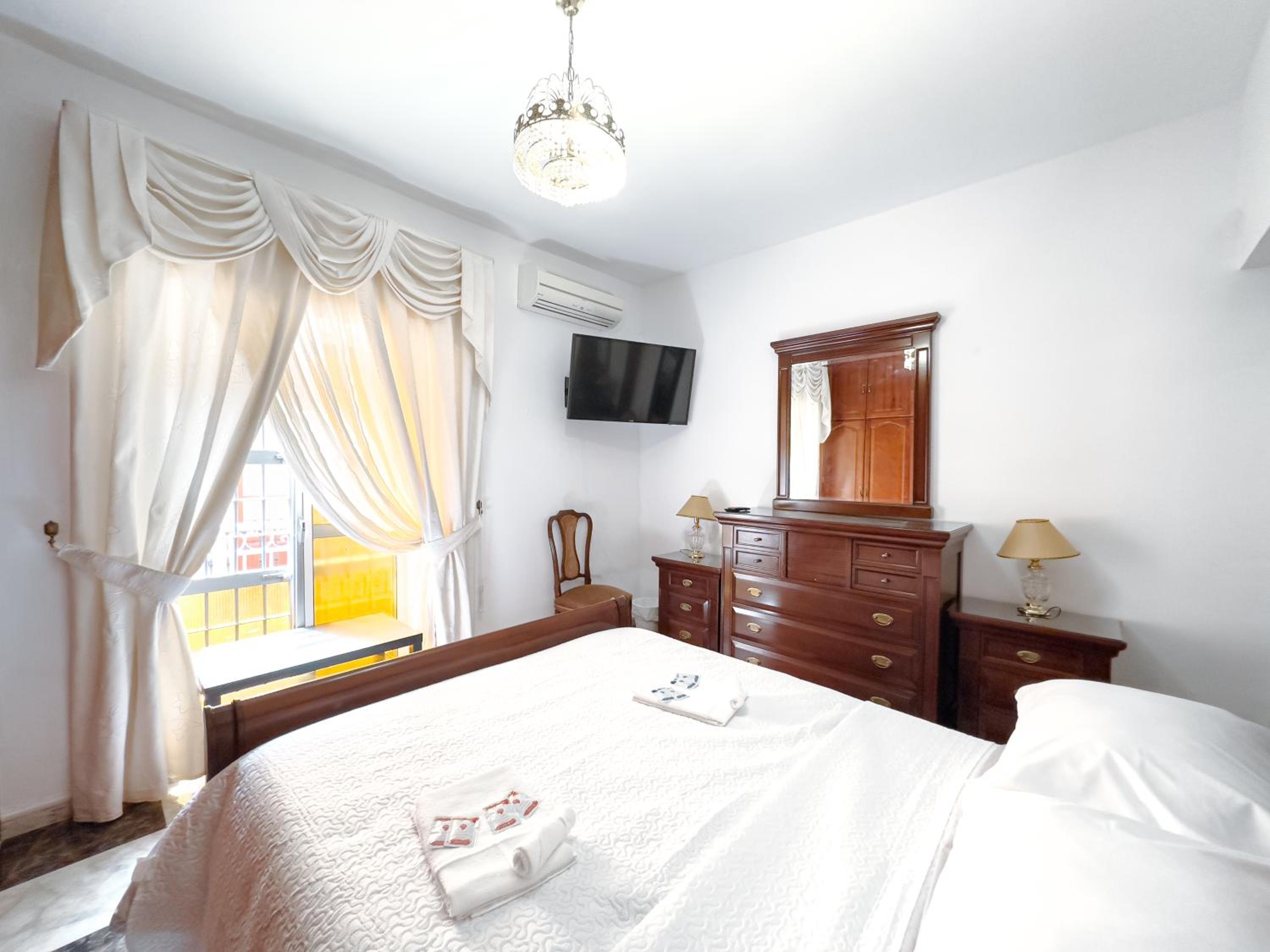 Hostal Habitaciones & Suites Don Pepín